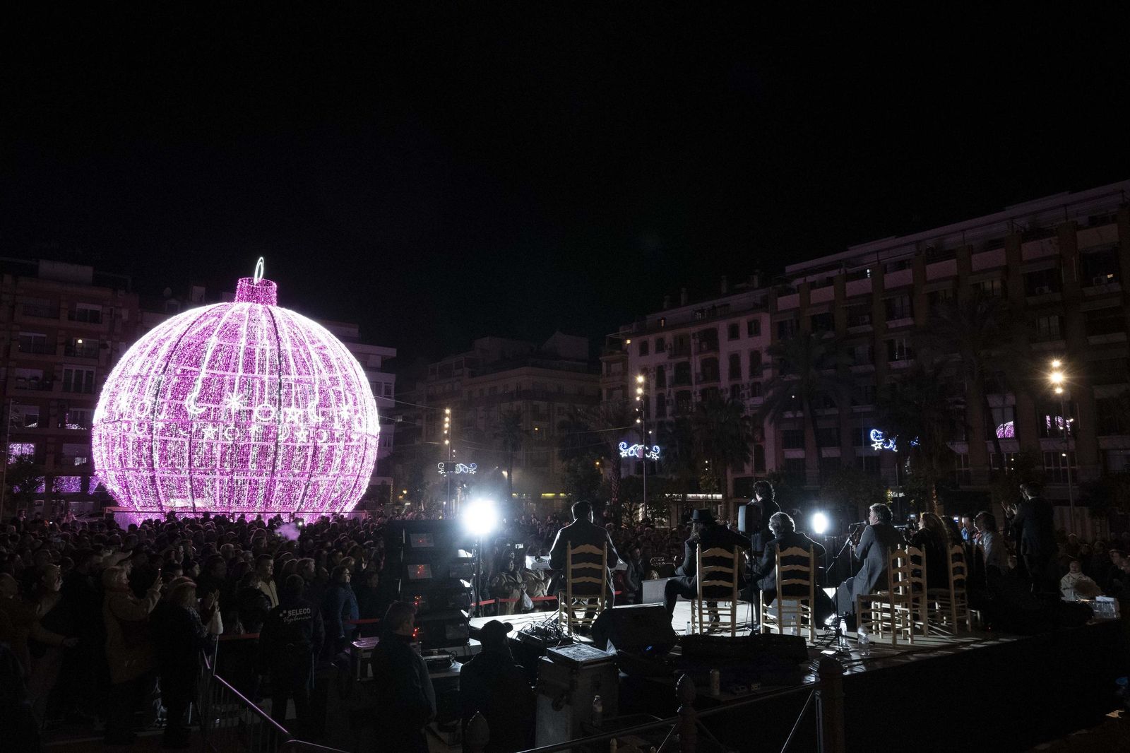 Imágenes de la zambomba en la Plaza de La Merced
