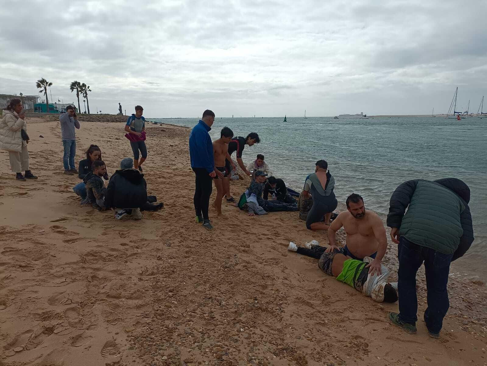 Imágenes de los migrantes que han llegado a Sancti Petri Imágenes de los migrantes que han llegado a Sancti Petri