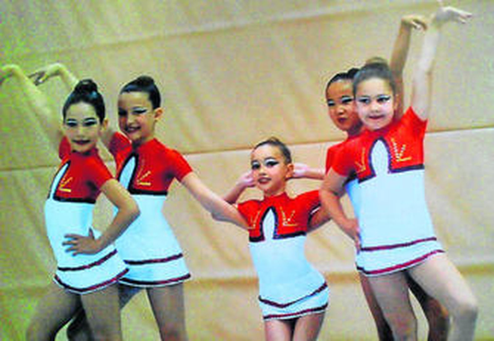 El equipo benjamín jerezano, en plena actuación.