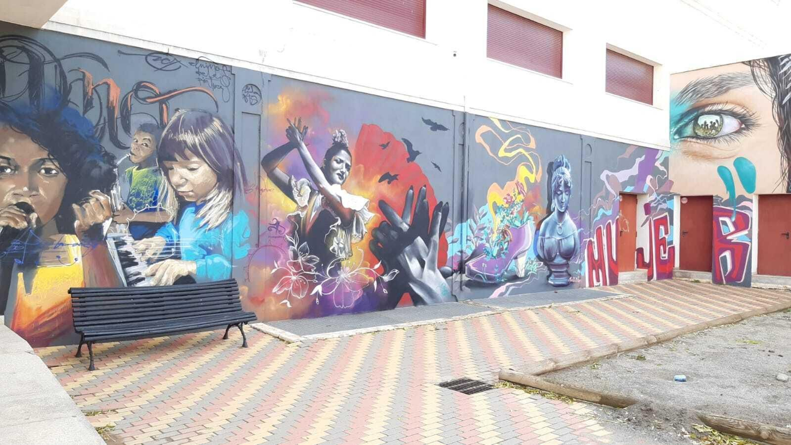 Parte de los murales que componen la primera ruta de grafitis por la Igualdad de España.