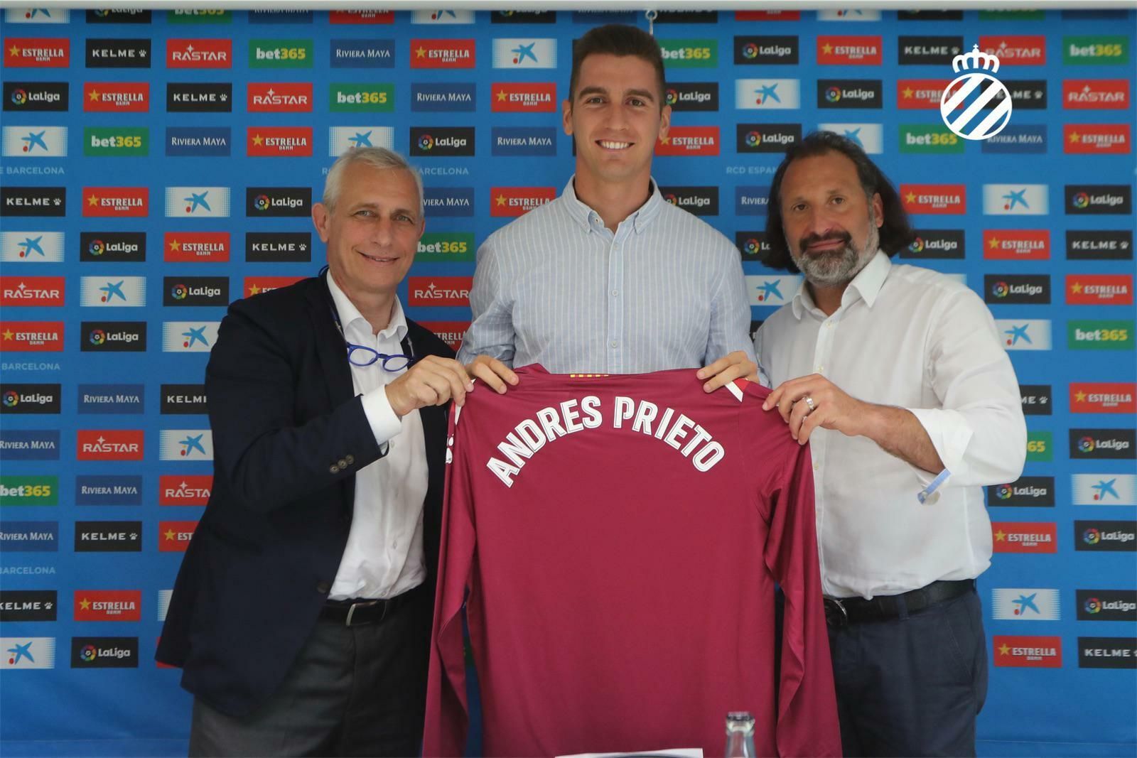 Rufete posa con el portero Andrés Prieto.