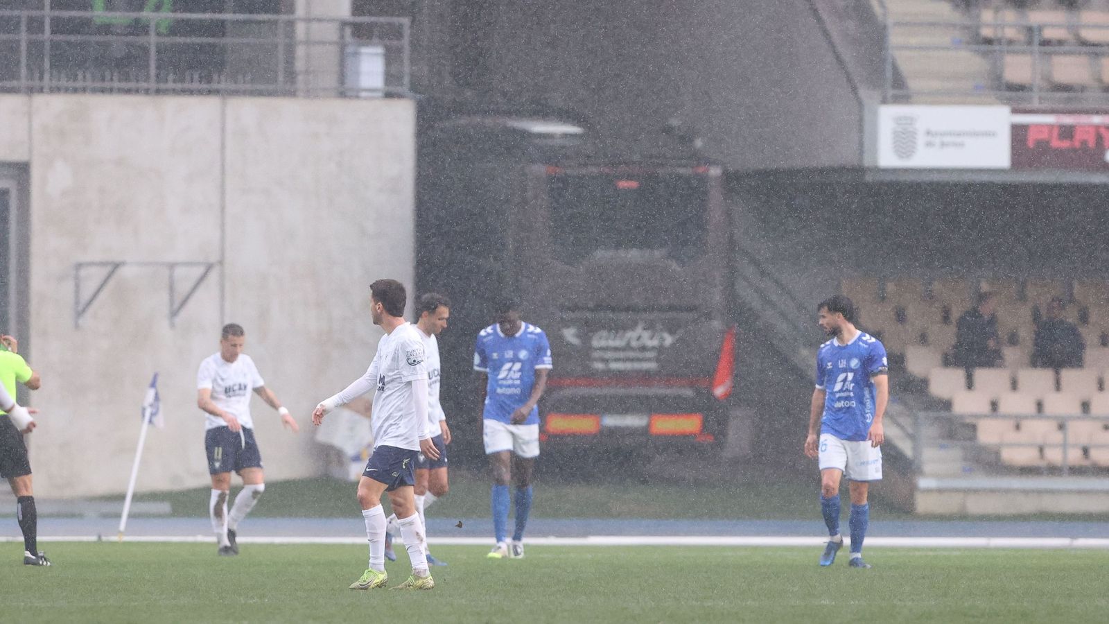 Imágenes del Xerez DFC contra el UCAM Murcia CF en Chapín