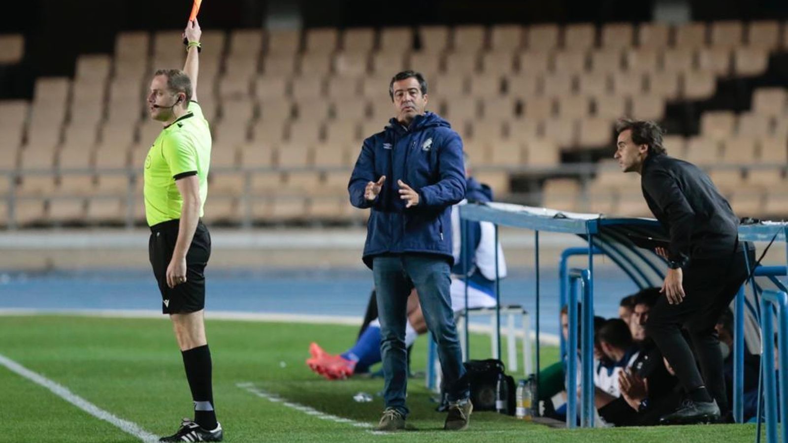 Pérez Herrera tuvo que realizar el cambio obligado de Poley por Antonio Jesús.