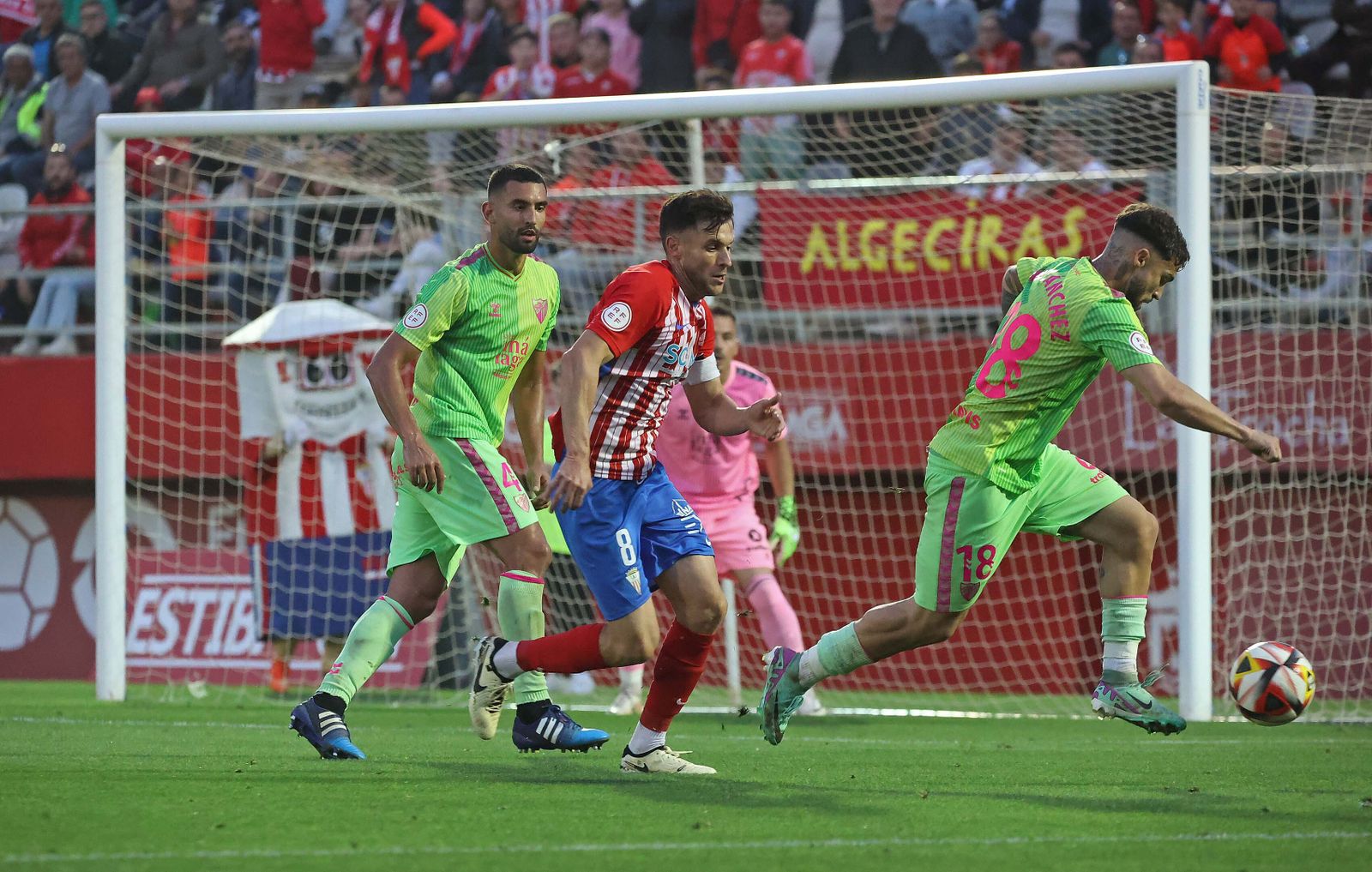 Las mejores fotos del Algeciras - Málaga de Primera RFEF