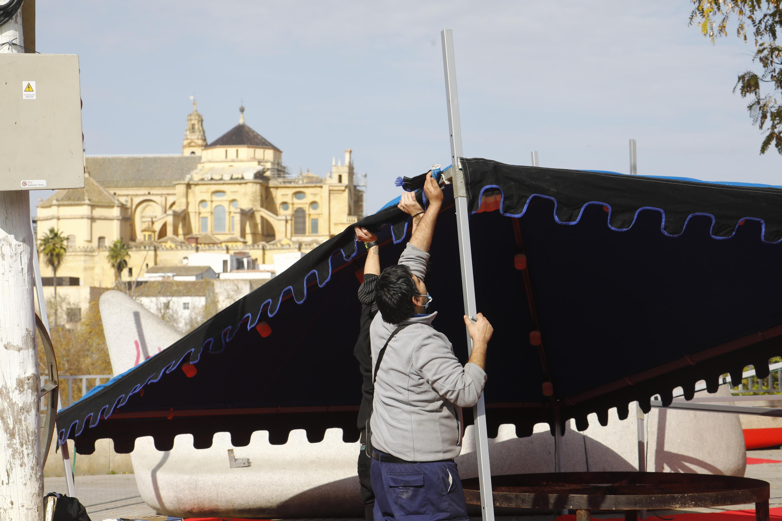 Así son los preparativos del Mercado Renacentista de Córdoba