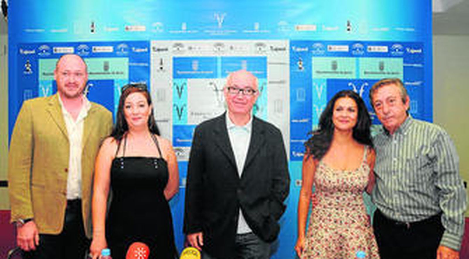 De izquierda a derecha, José Antonio López, Marina Pardo, Francisco López, director de escena, Ruth Rosique y Luis Varela, ayer en el Villamarta.