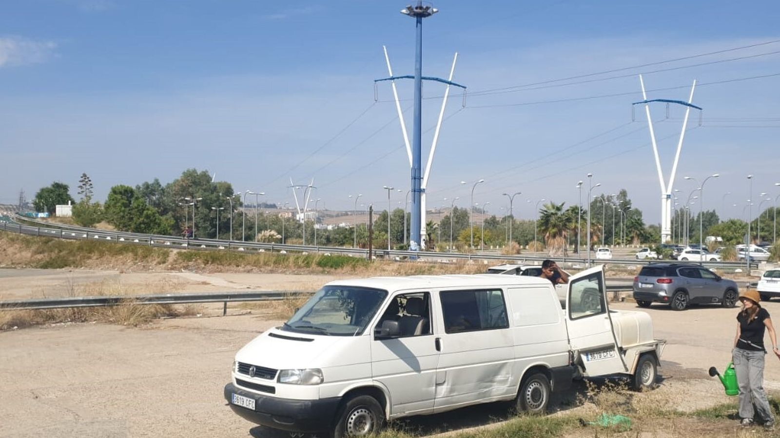 Vista del puente de la Señorita desde la parcela que se reforesta.
