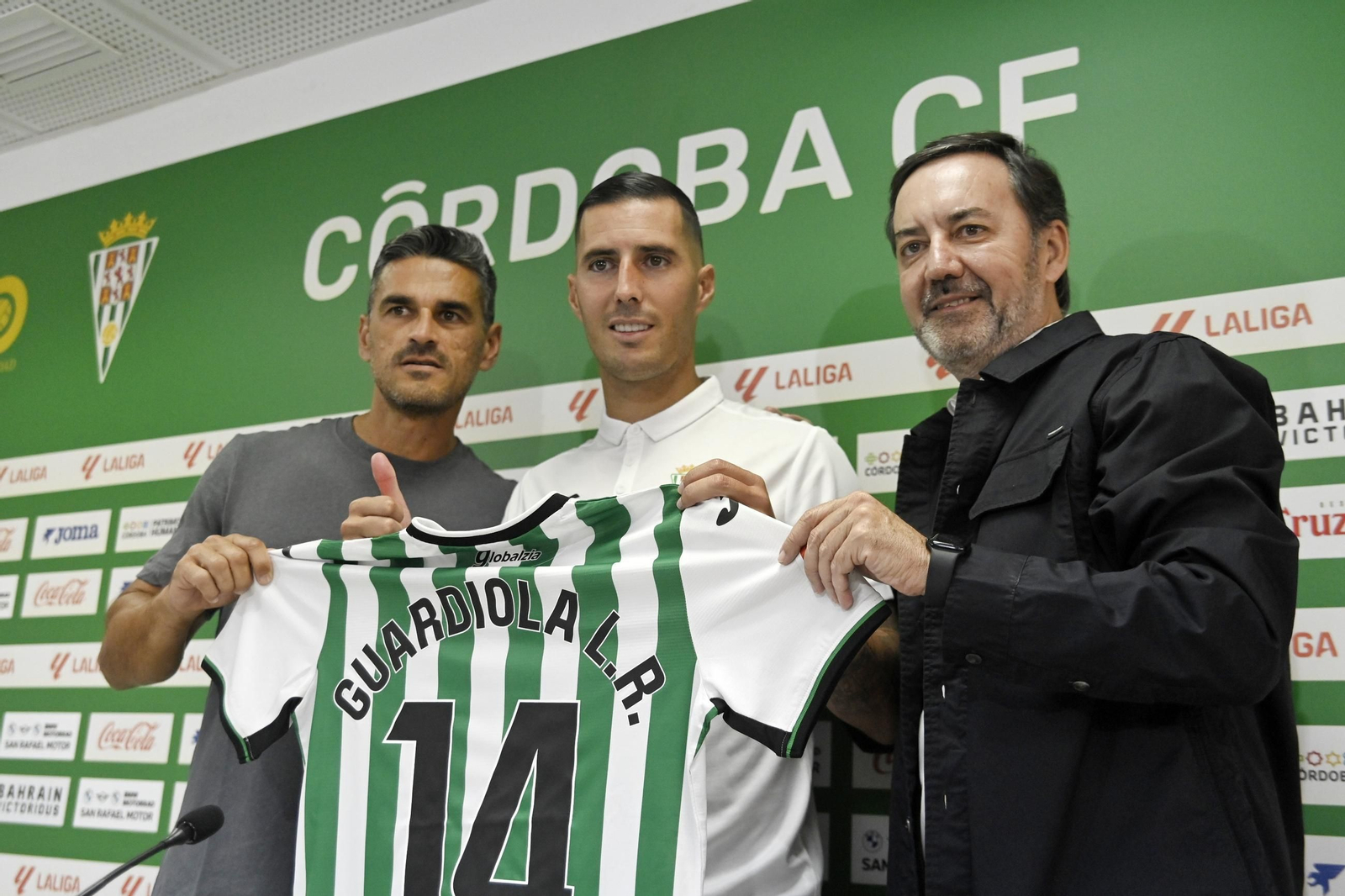 Las mejores fotos de la presentación de Sergi Guardiola y Dalisson como jugadores del Córdoba CF