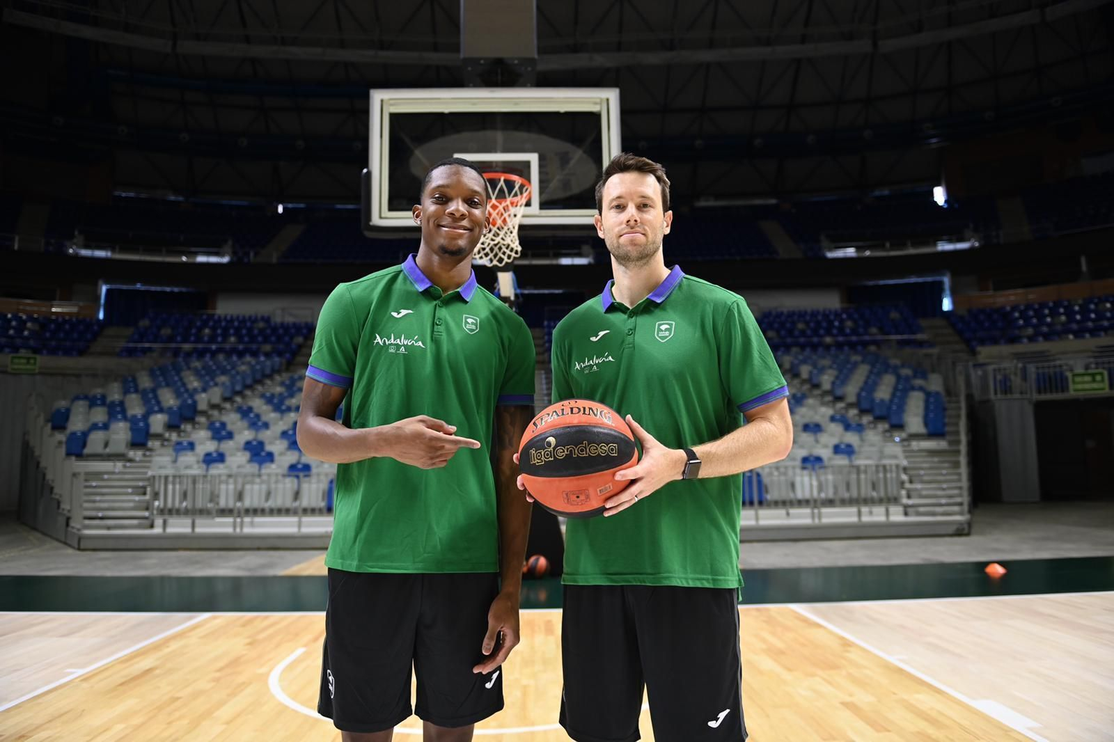 Las fotos de la presentación de Tyson Carter y Tyler Kalinoski