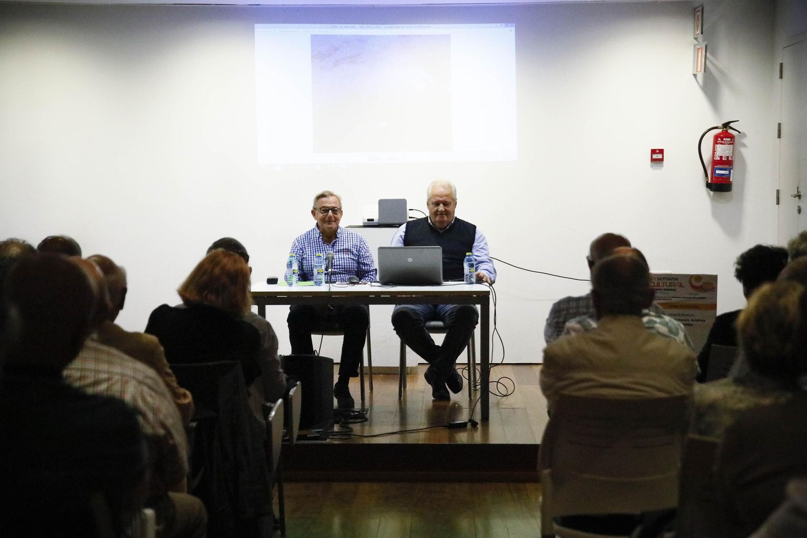 Las imágenes de las jornadas por la "XIX Semana Cultural" con Antonio Andrés en Almería