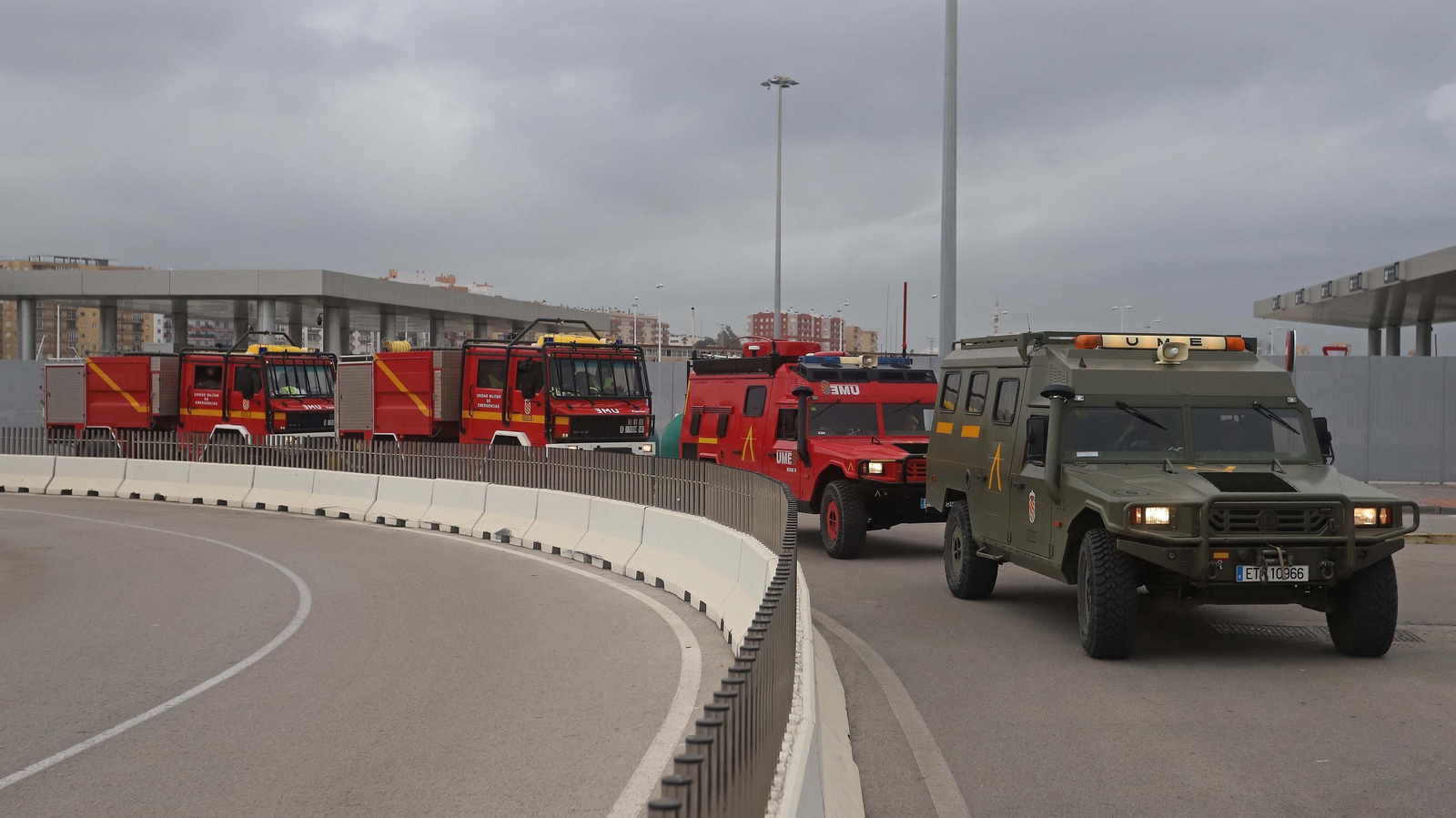 Fotos del despliegue de la UME en el puerto de Algeciras contra el coronavirus