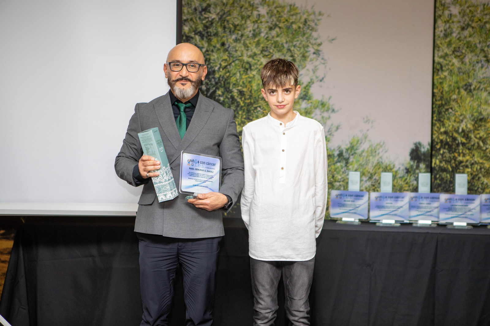 Así fue la emotiva cena solidaria de ALES