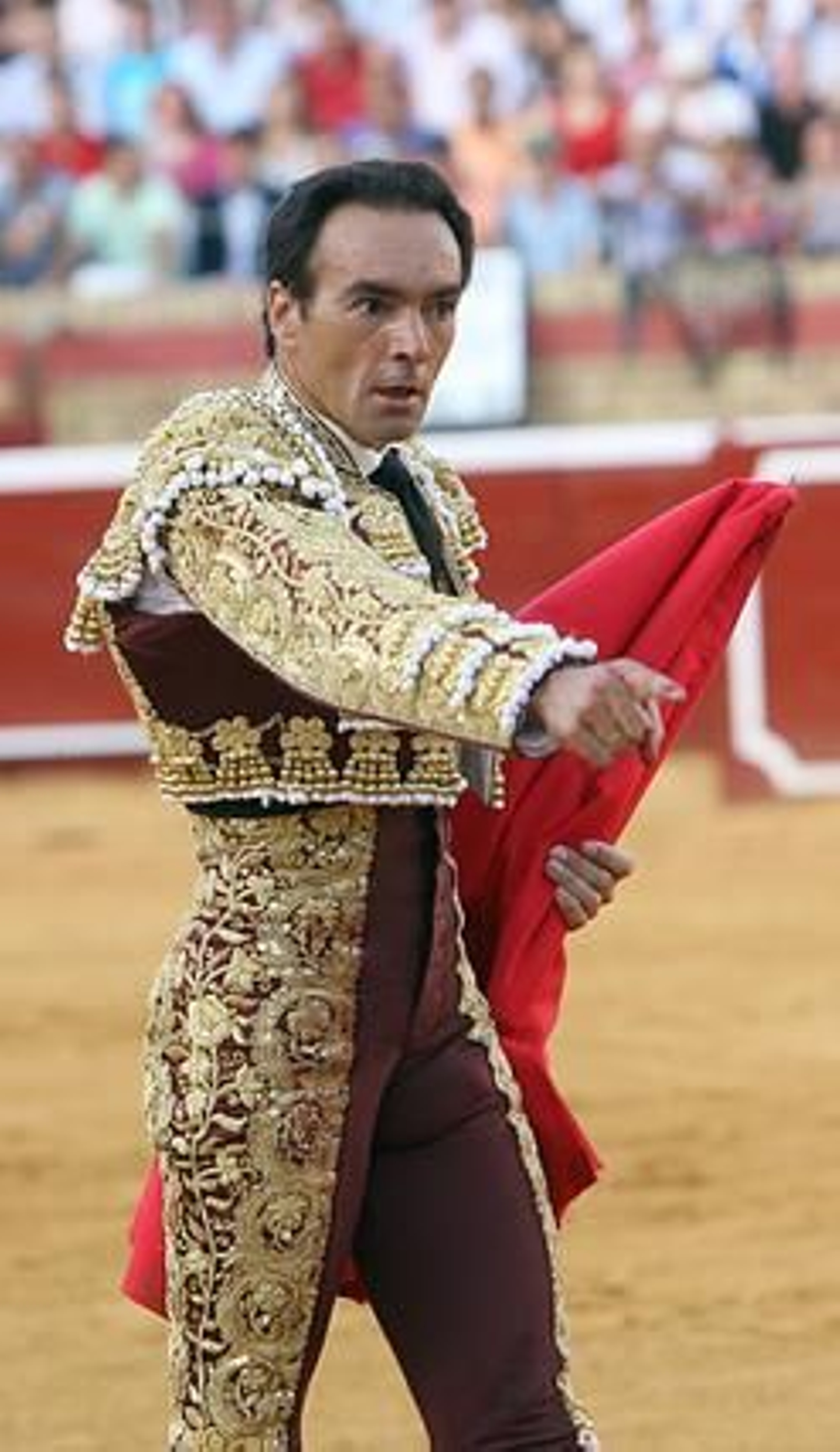 Las imágenes de la primera corrida del abono de las Colombinas

Foto: Espinola