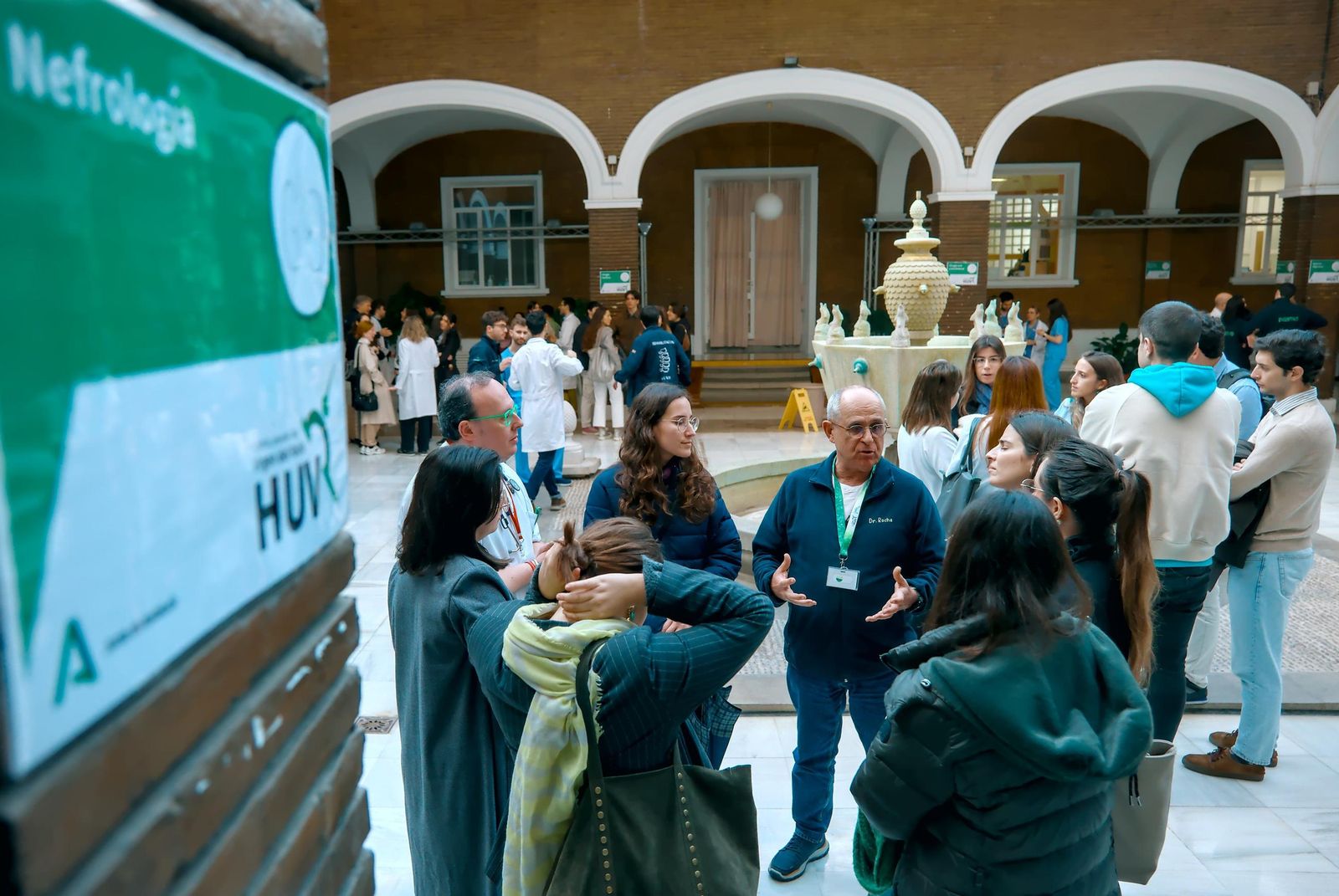 Un momento de la jornada de puertas abiertas para los futuros MIR en el Hospital Virgen del Rocío