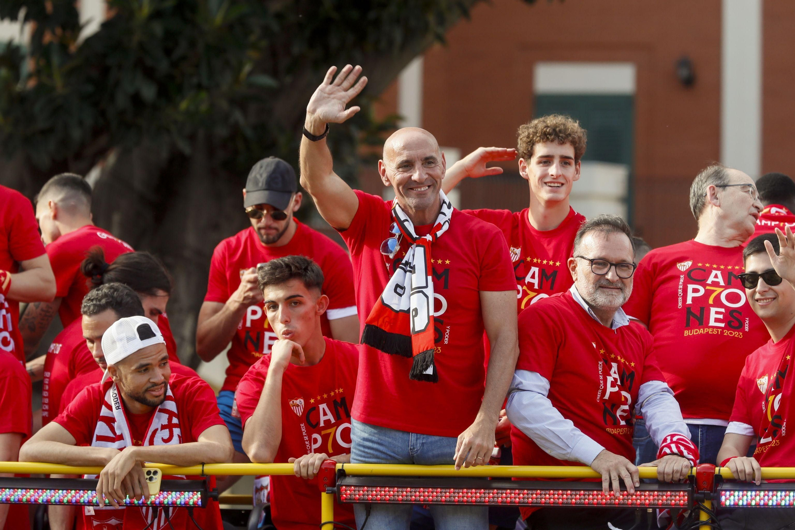 Monchi durante la celebración de la séptima Europa League del Sevilla.