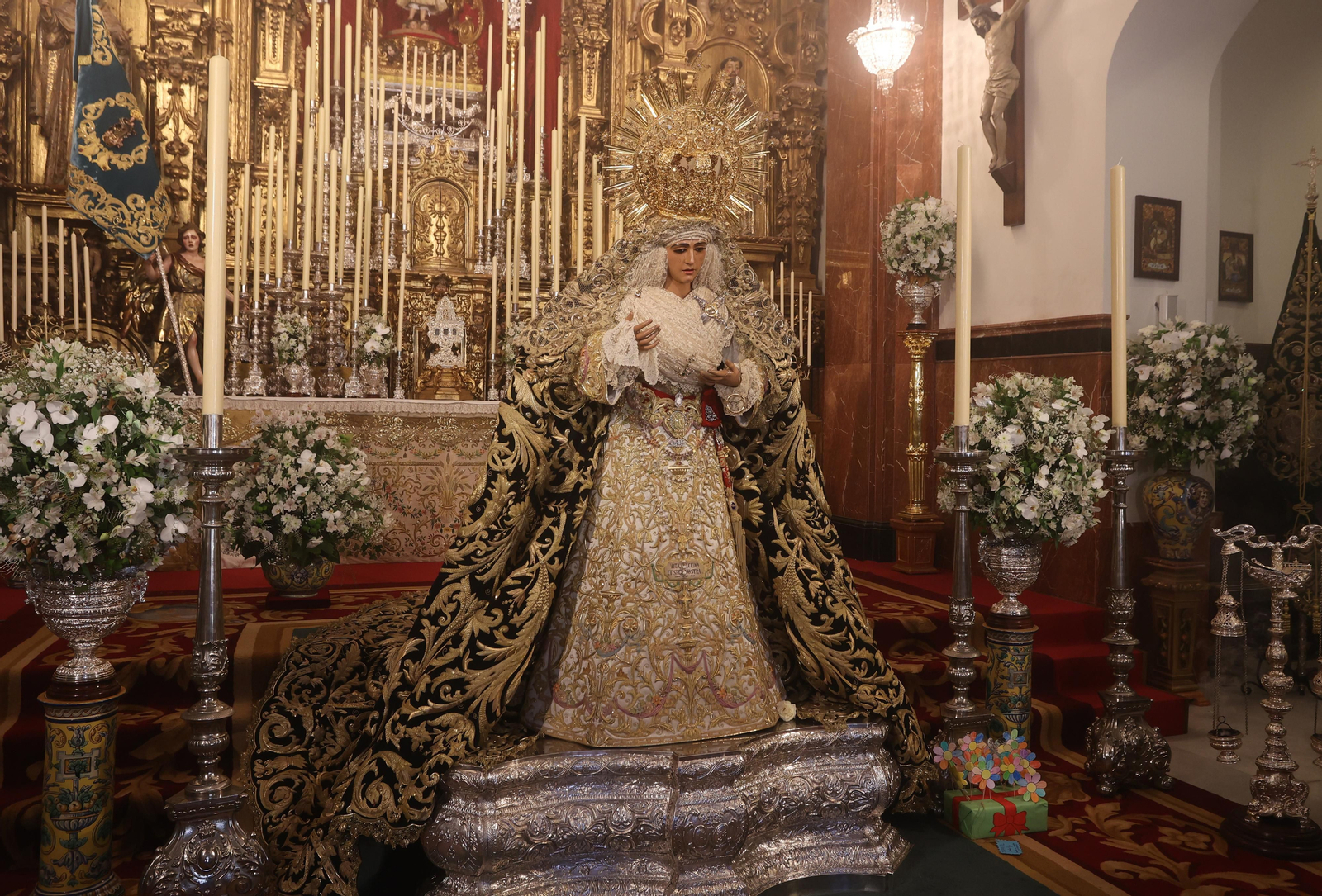 Besamanos de la Esperanza de Triana