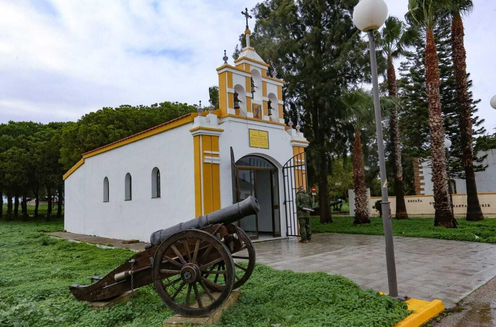 Capilla de Santa Bárbara, en el RACTA-4 de Camposoto.