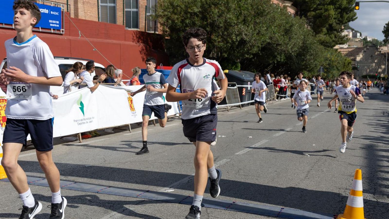 La carrera escolar de “La Gloria” que aúna inclusión y solidaridad, en imágenes