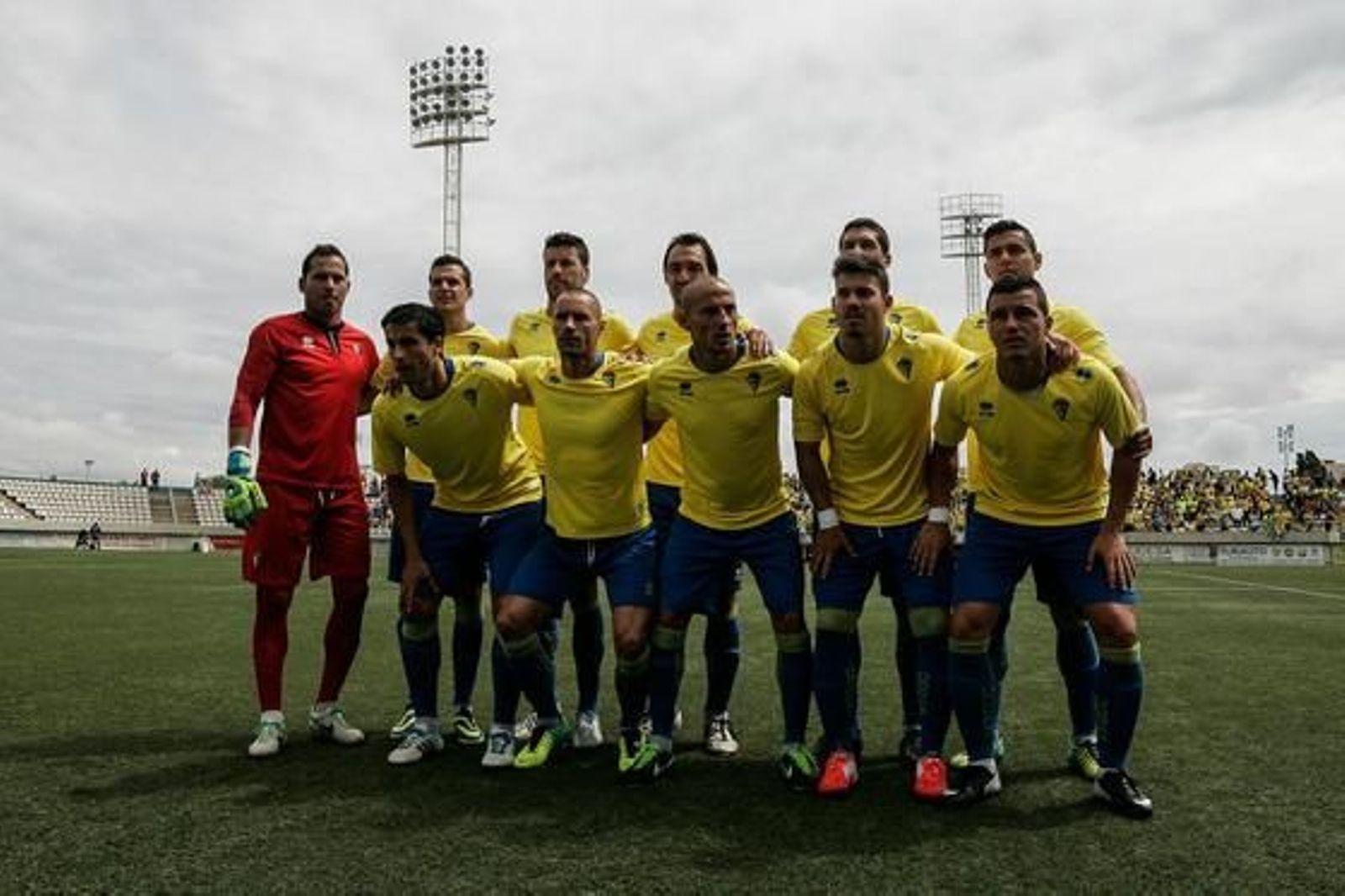 Las imágenes del L'Hospitalet-Cádiz