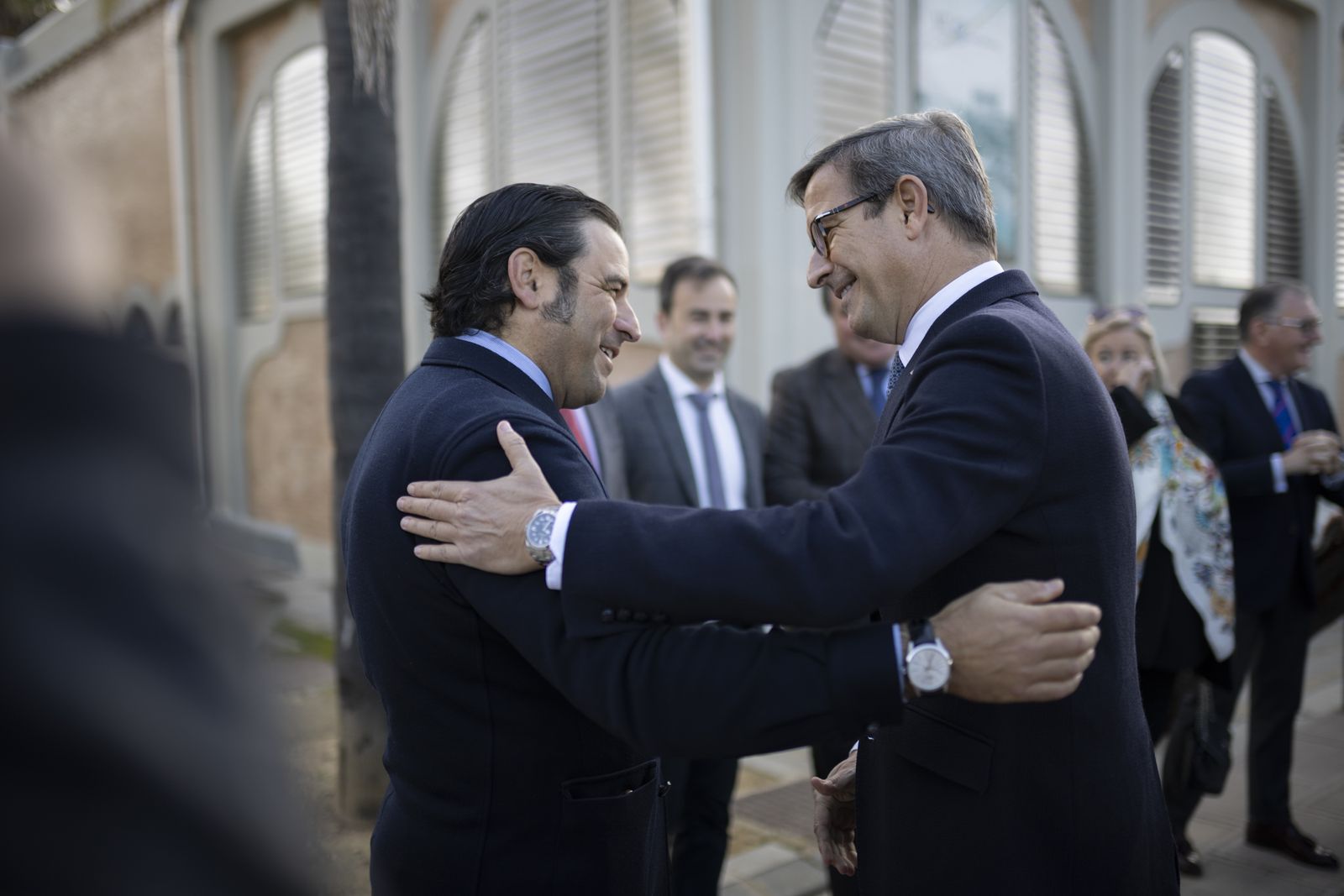 Imágenes de la recepción de los invitados al desayuno-coloquio con Jorge Paradela en el Foro Joly Andalucía