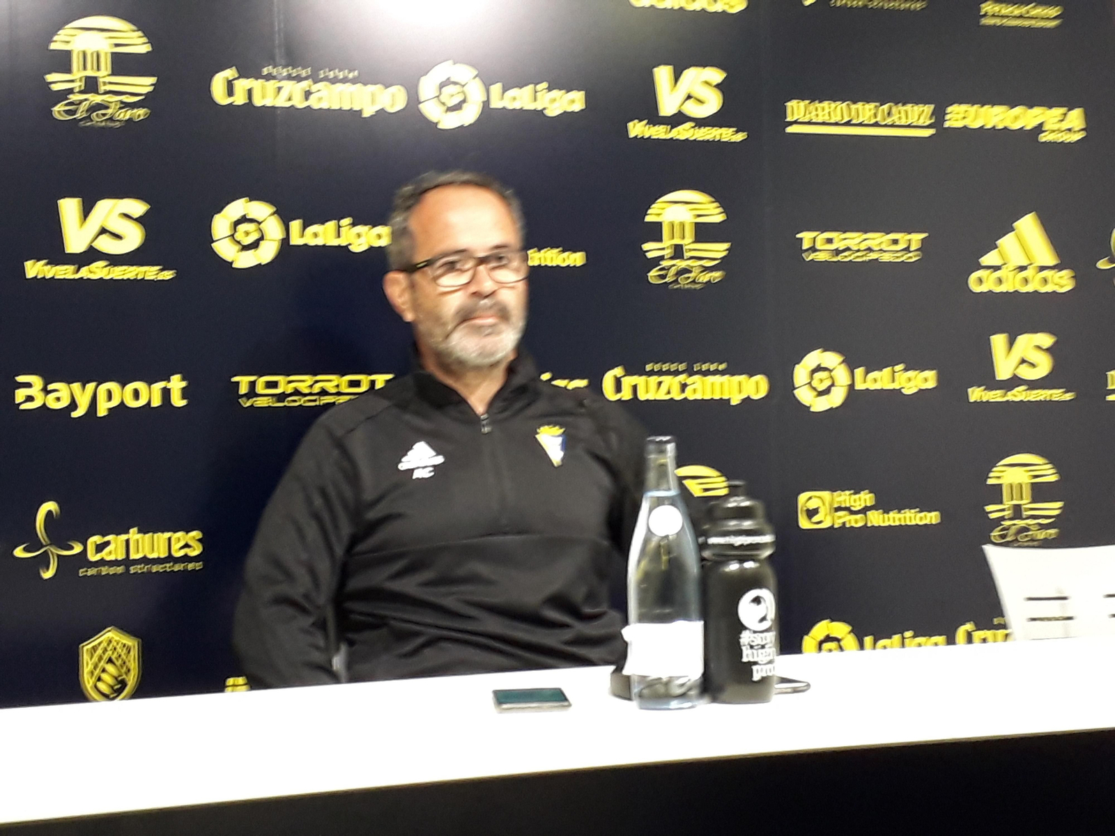 Álvaro Cervera, durante la rueda de prensa de este jueves en El Rosal.