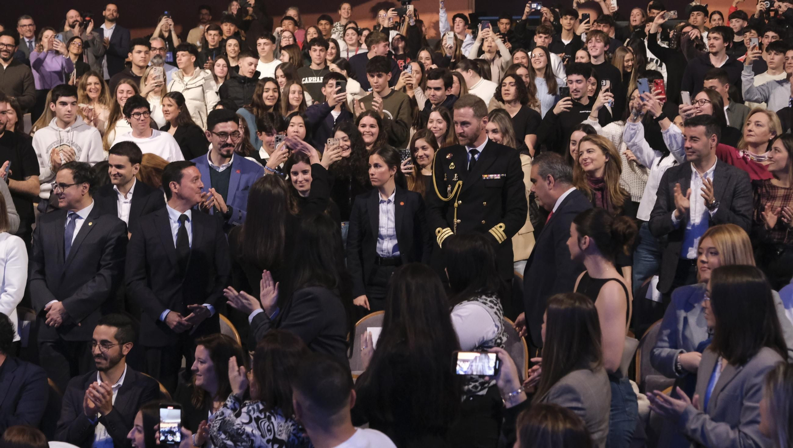 Imágenes de la Reina Letizia en el Tour del Talento en Almería