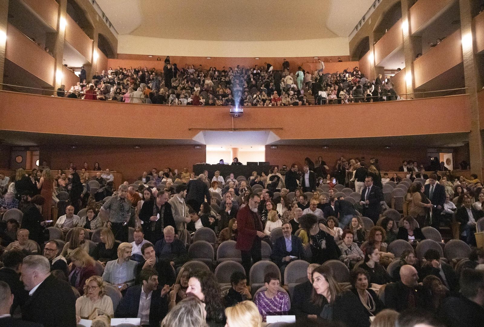 El estreno en Almería del largometraje documental "Concha Robles", en imágenes