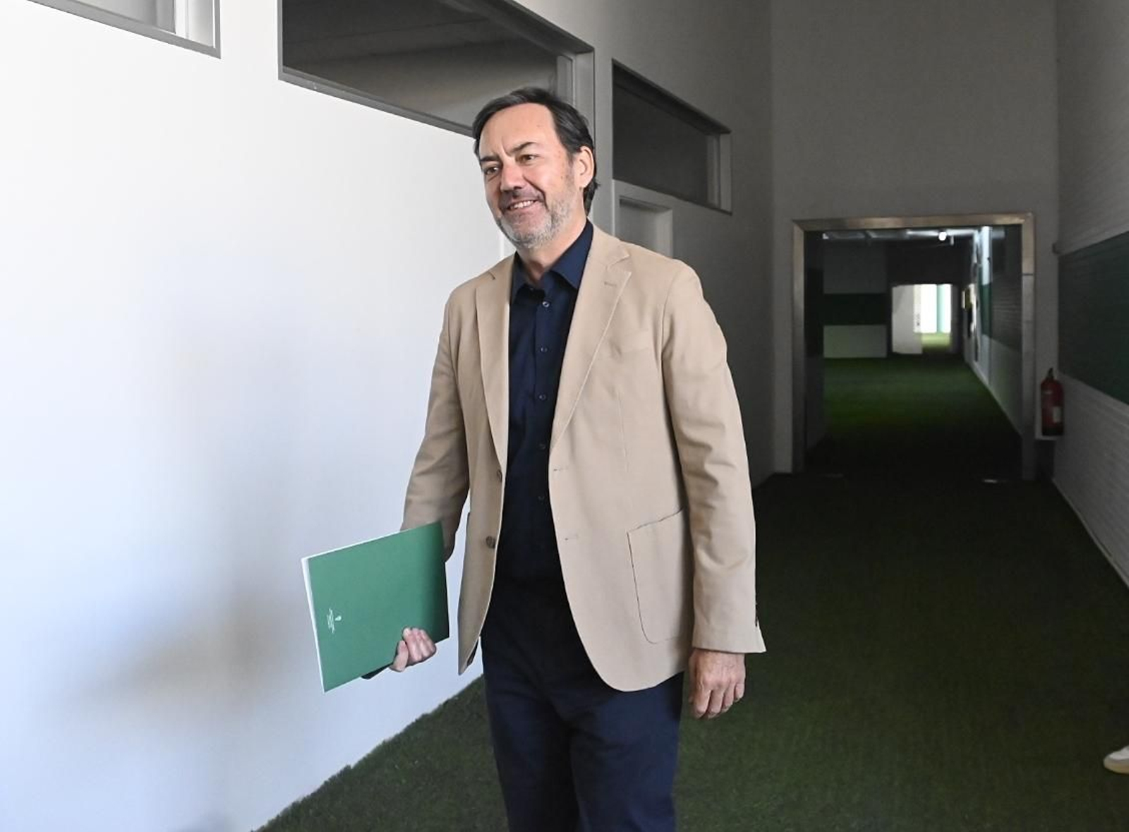 Antonio Fernández Monterrubio posa ante los medios de comunicación.