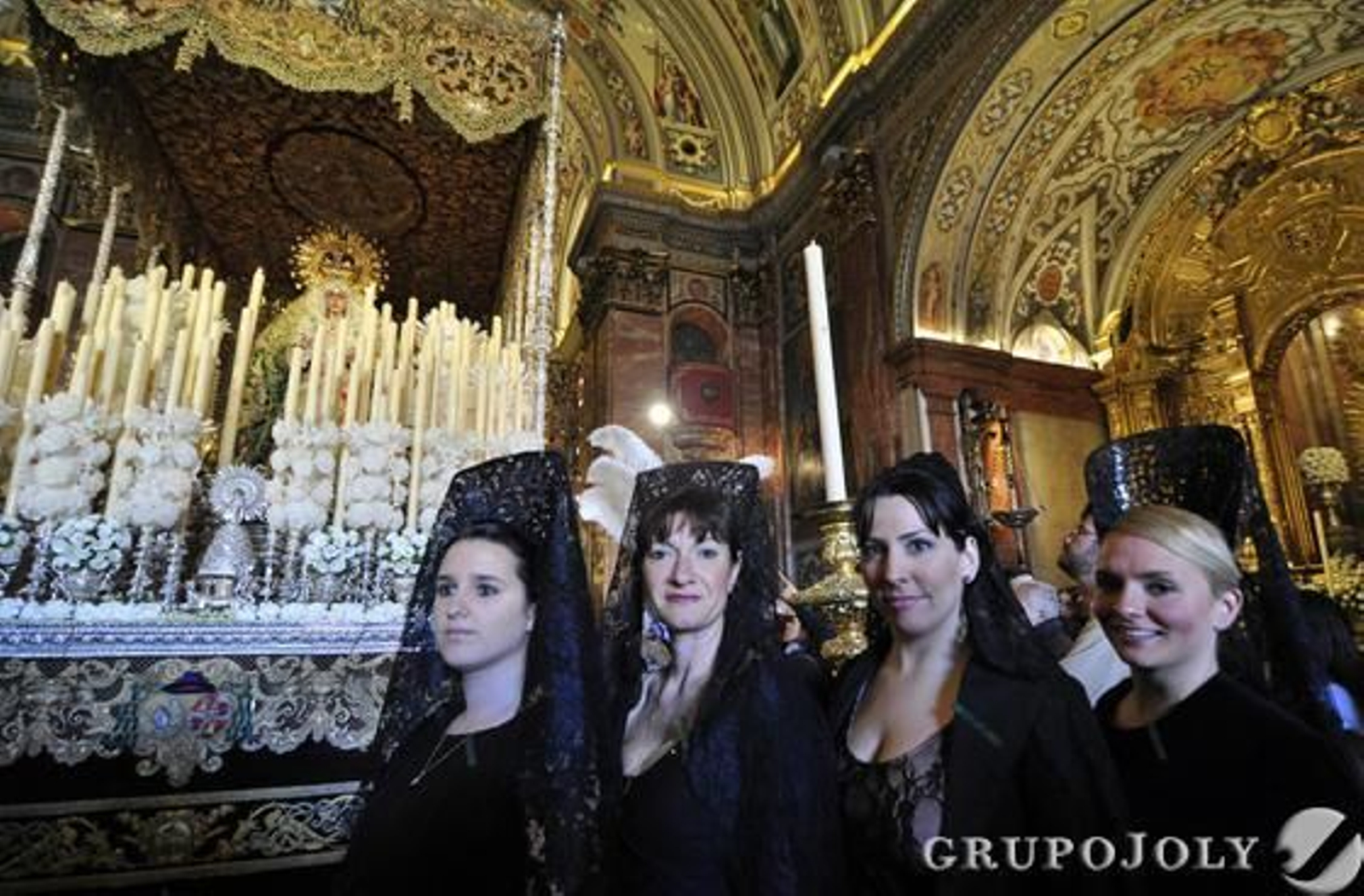 Basílica de la Macarena

Foto: Manuel Gómez