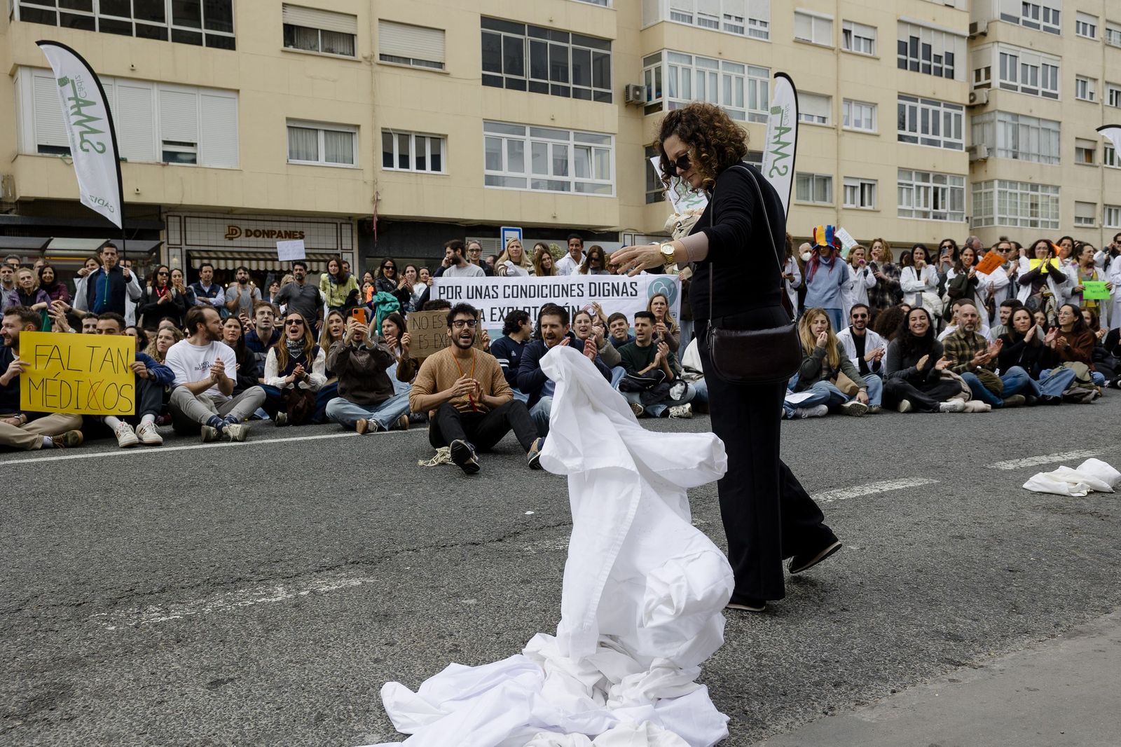 Las imágenes de la manifestación de médicos en Cádiz