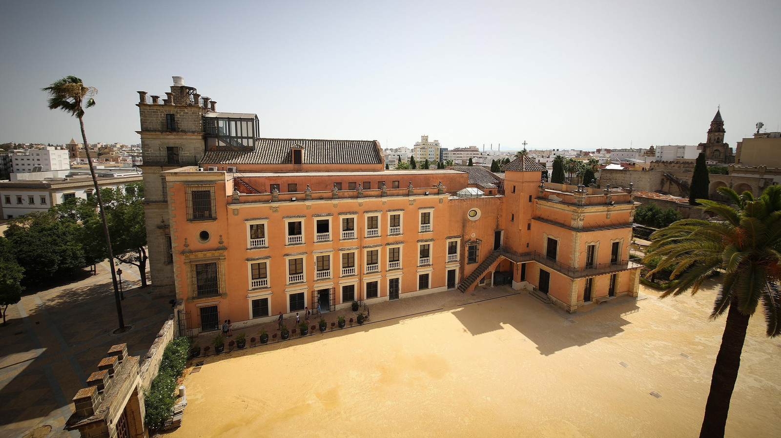 Así es por dentro y por fuera la Torre de Ponce de León en el Alcázar de Jerez