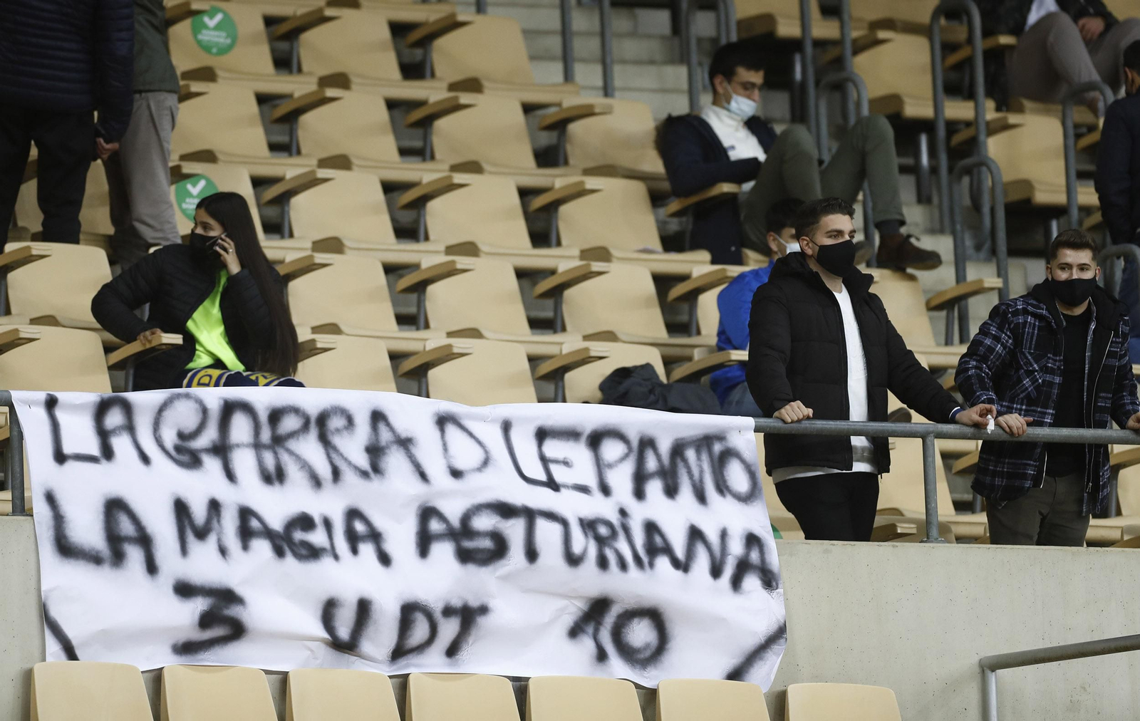 Las imágenes del Tomares-Osasuna