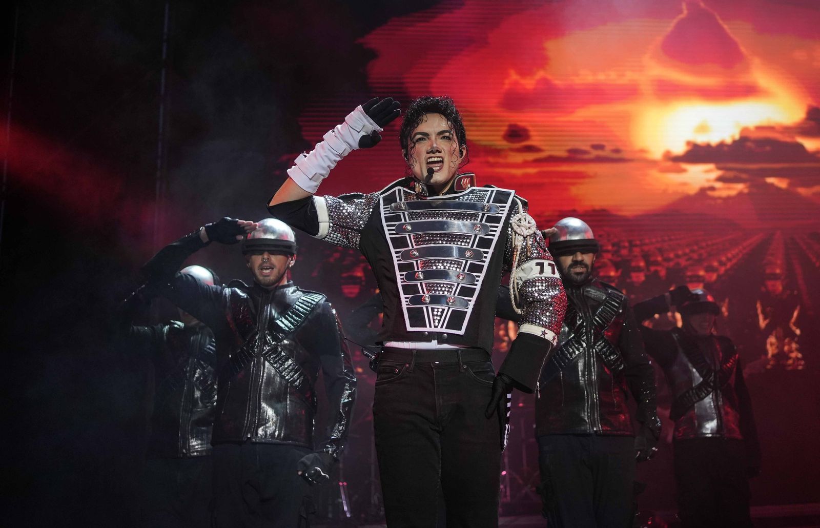 El espectáculo 'This is Michael, en el Teatro de la Axerquía, en imágenes