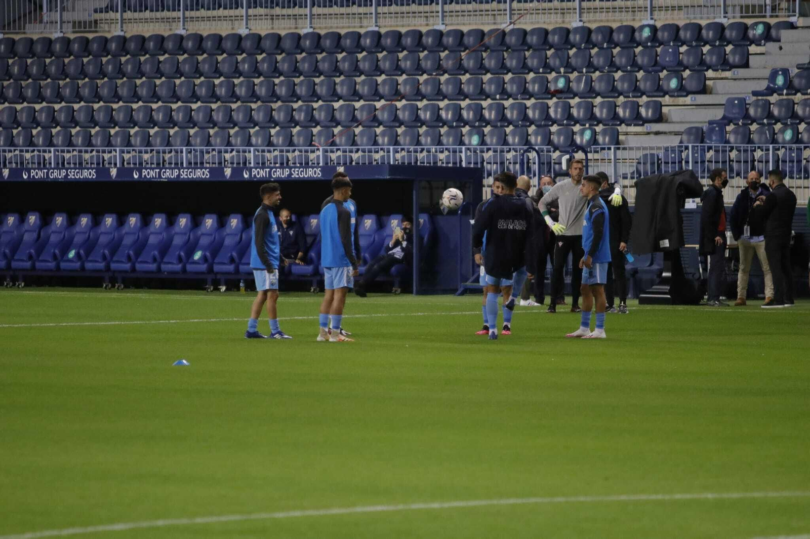 Las fotos del calentamiento previo del Málaga CF-Mirandés