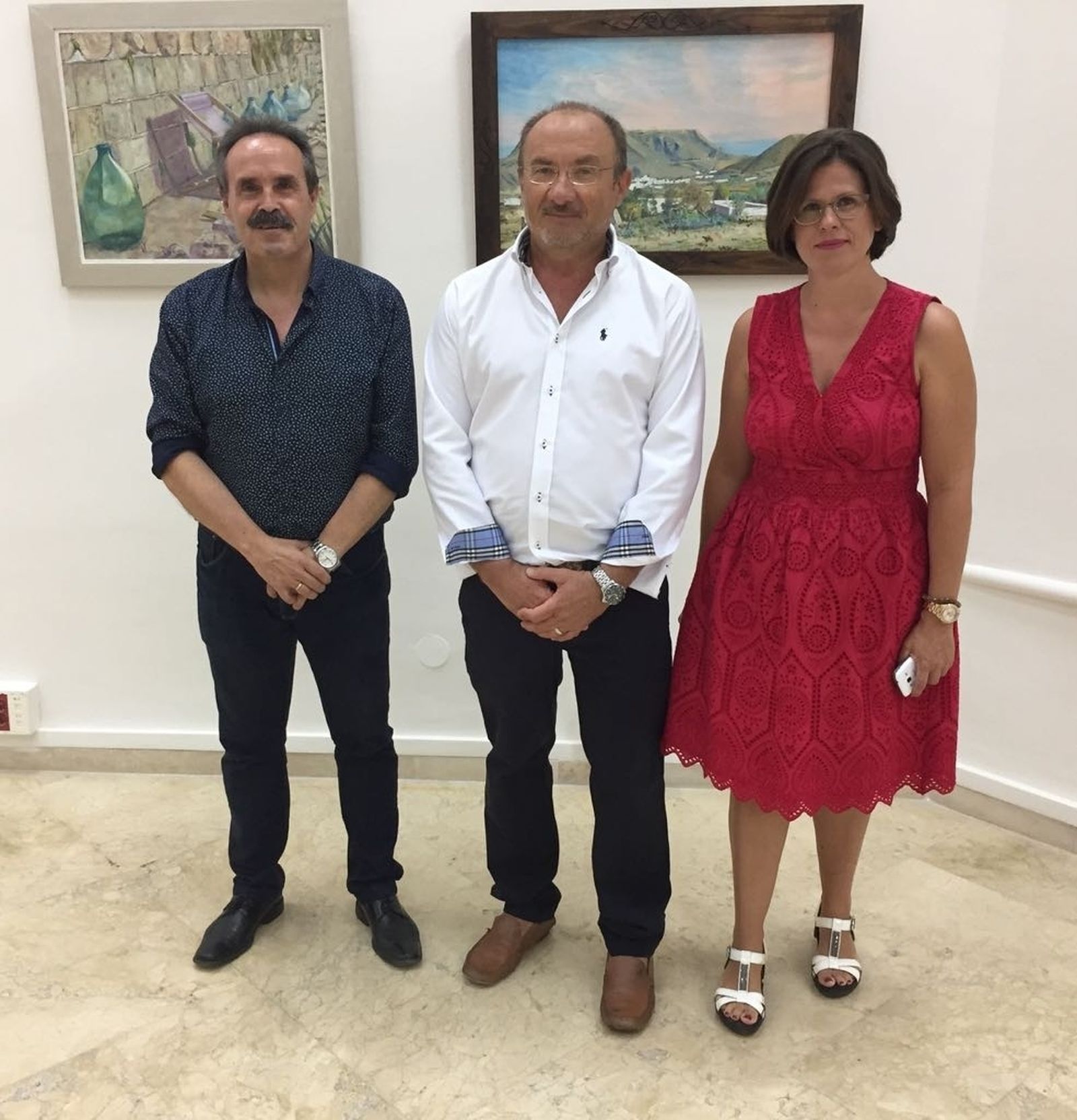 Alfredo Valdivia, delegado de Cultura con Domingo Ricardo Martínez y Francisca Cruz Cobo.