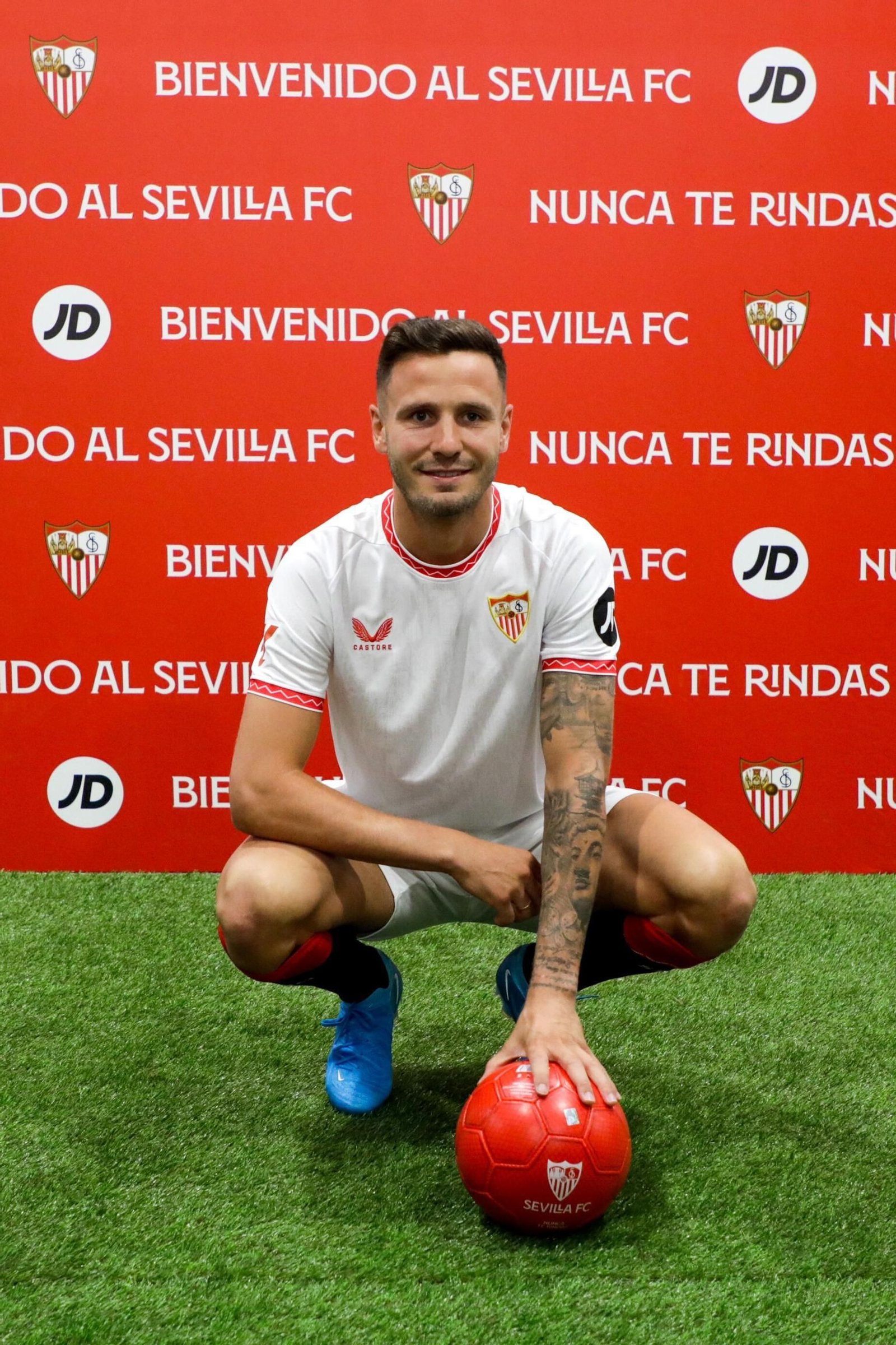 Las fotos del pobrísimo paso de Saúl Ñíguez por el Sevilla