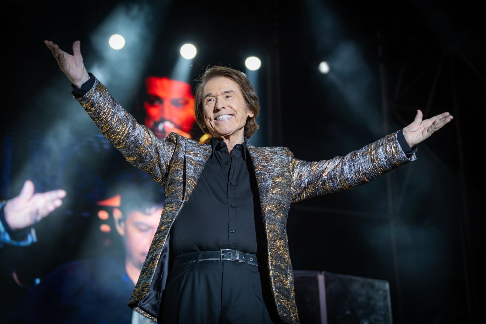 Imágenes de la actuación de Raphael en el Concert Music