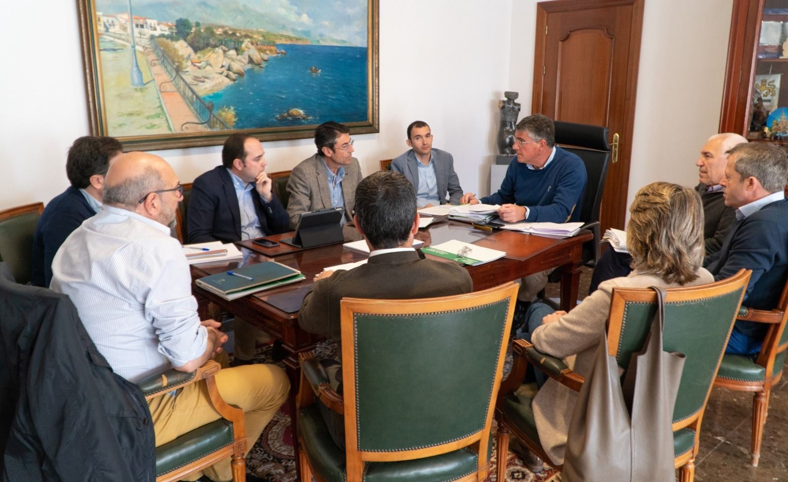 Reunión mantenida entre los responsables municipales y autonómicos.