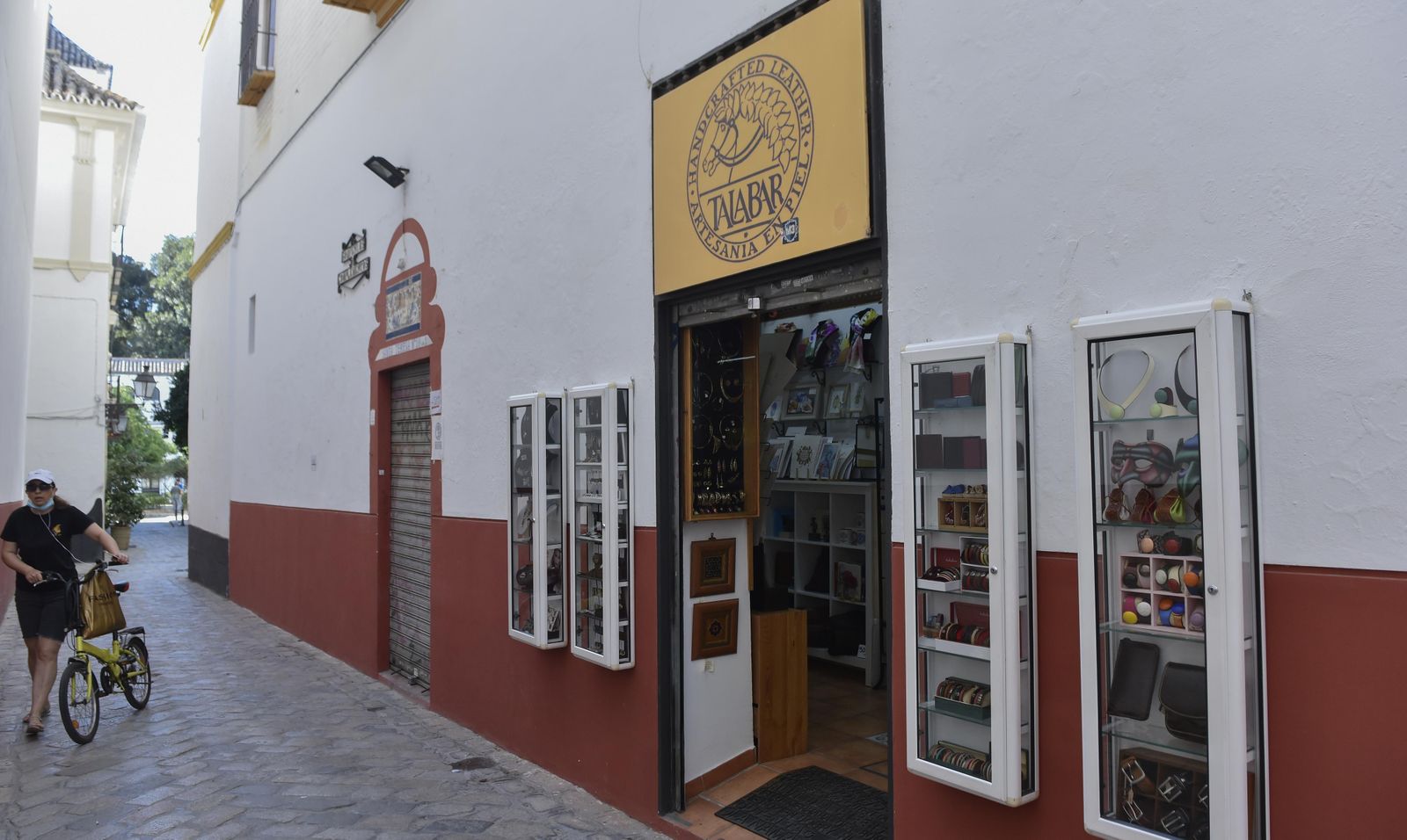 El barrio de Santa Cruz se queda vacío