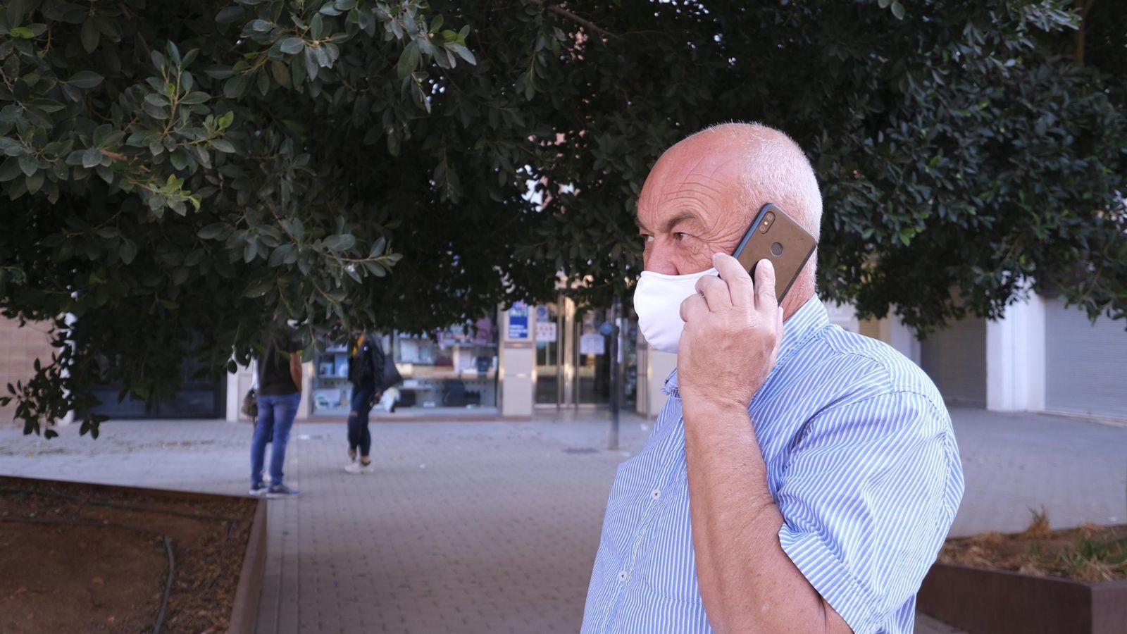 Ocho de cada diez españoles tiene un móvil inteligente