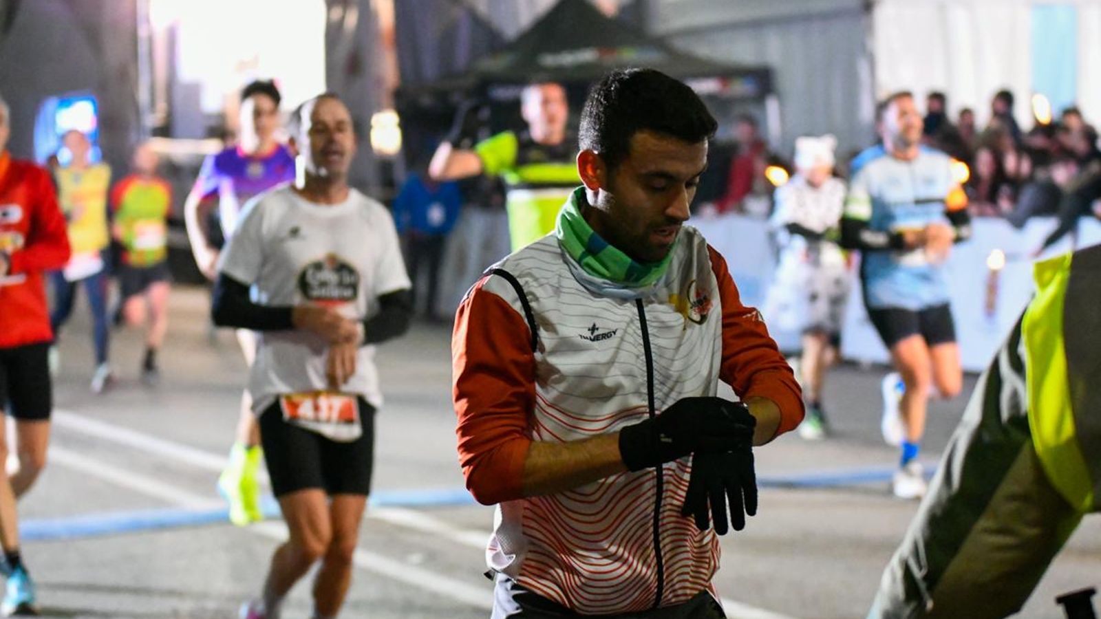 En imágenes: búscate en tu llegada a meta de la Carrera de San Antón 2025 (2)
