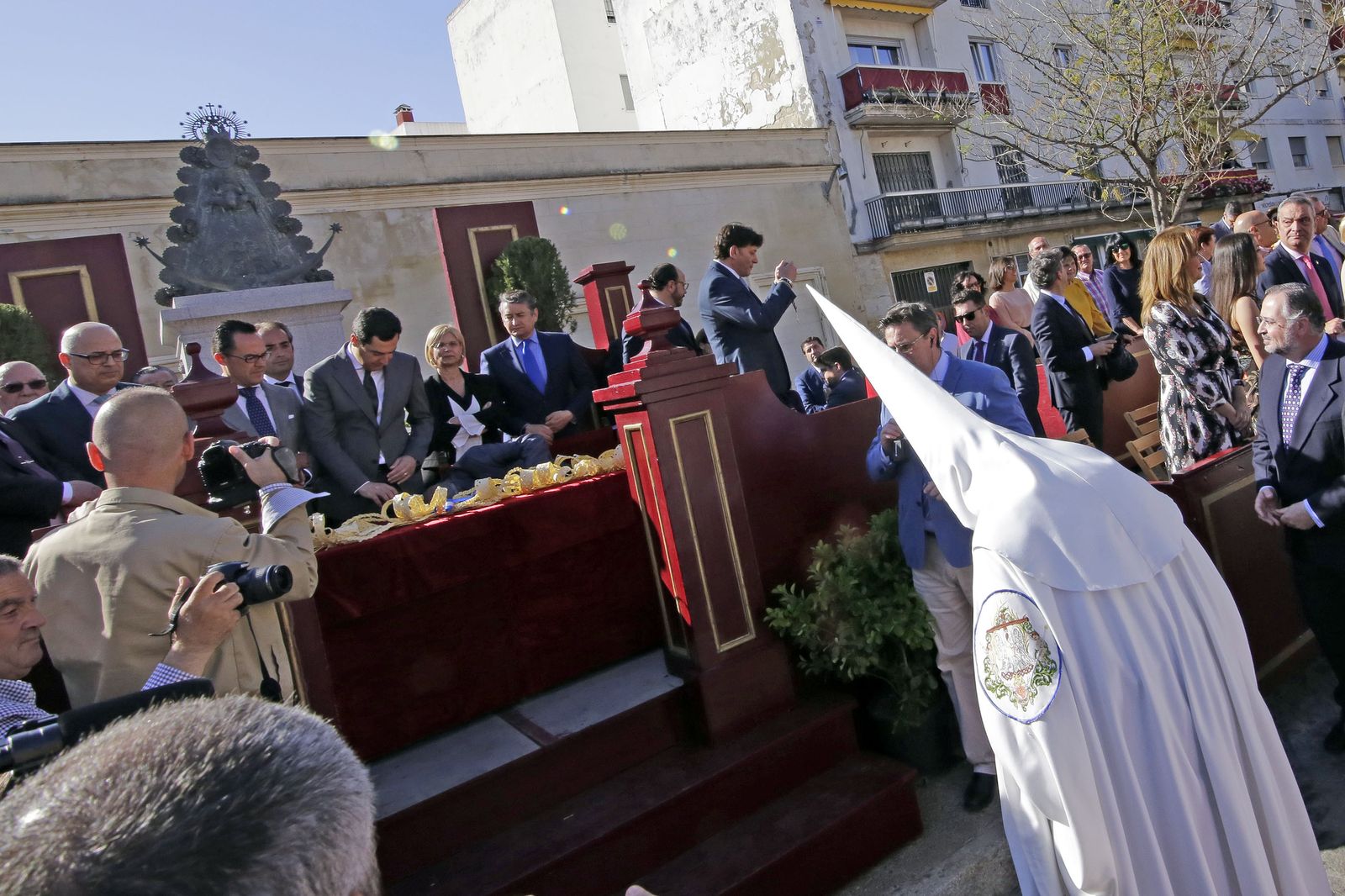 El diputado de cruz de la Sed pide la venia por primera vez en el palquillo de toma de hora.