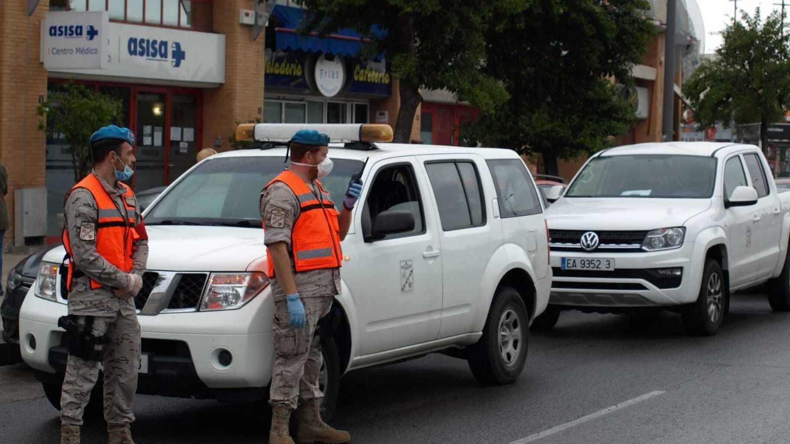 Soldados desplegados en Mairena.