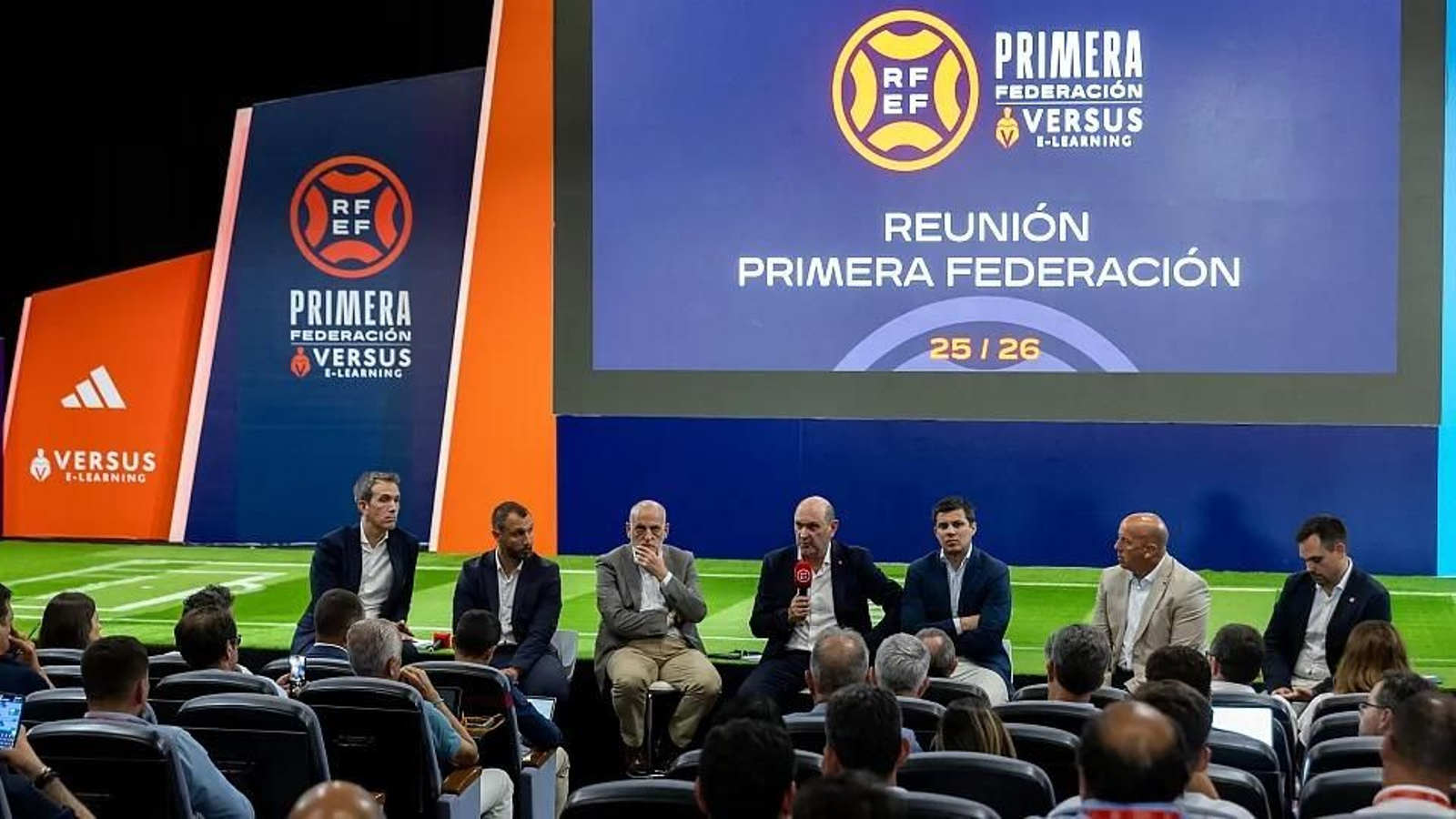 La reunión entre la RFEF y los equipos de Primera Federación, este lunes.