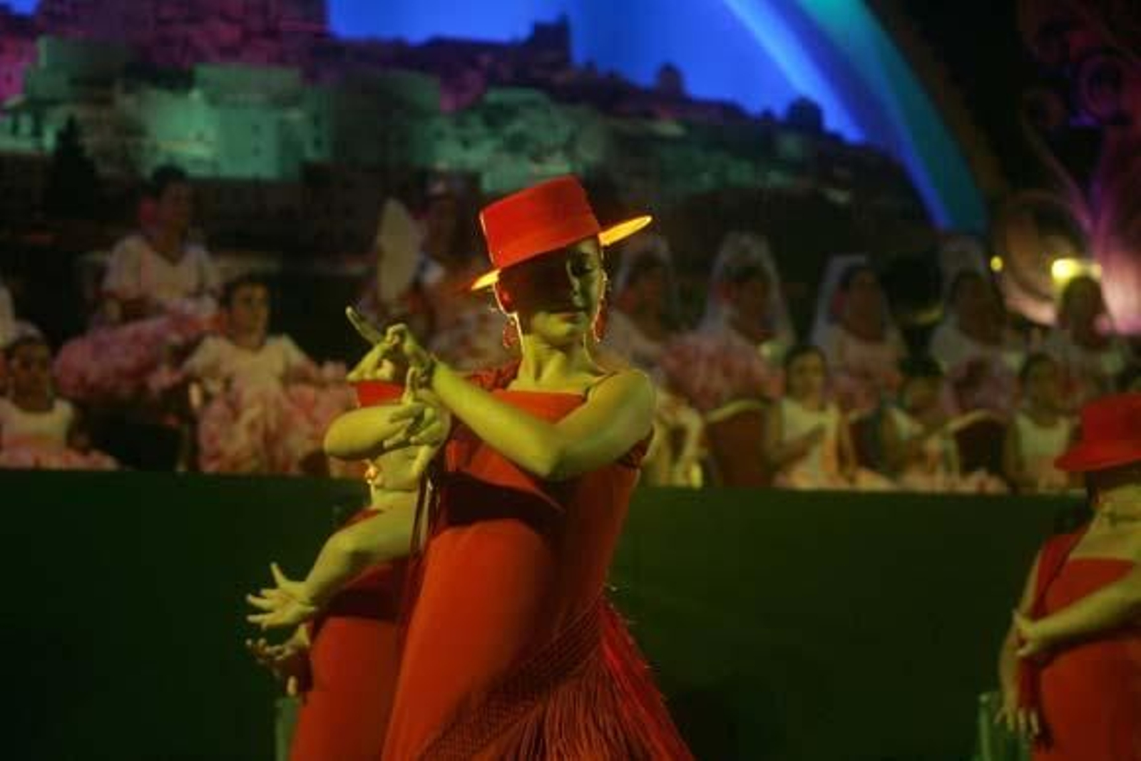 José Chamizo recuerda en el pregón su misión pastoral en San Roque y se procede a la coronación de la reina juvenil e infantil

Foto: J. M. Quinones