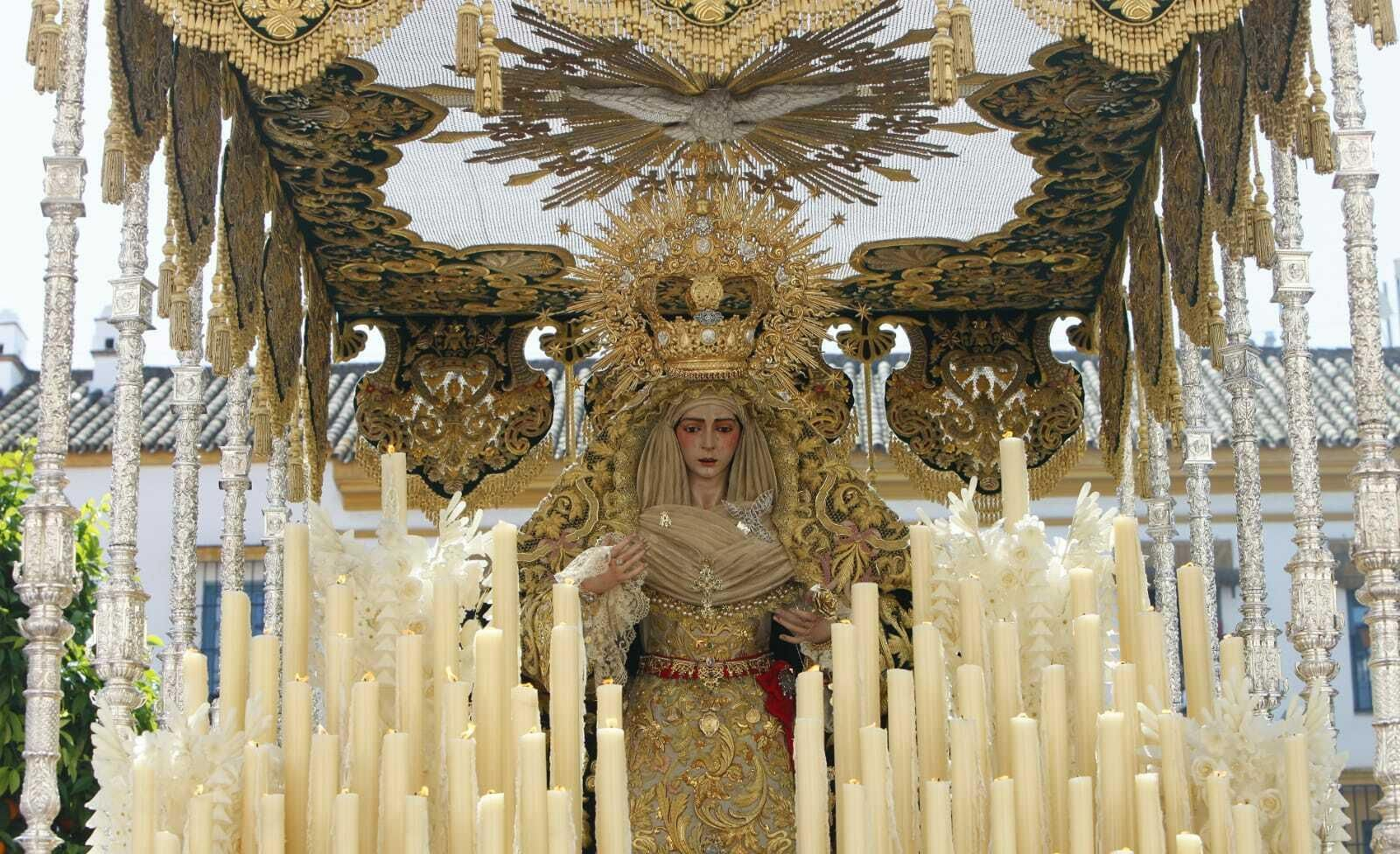 Las imágenes del Lunes Santo en Sevilla