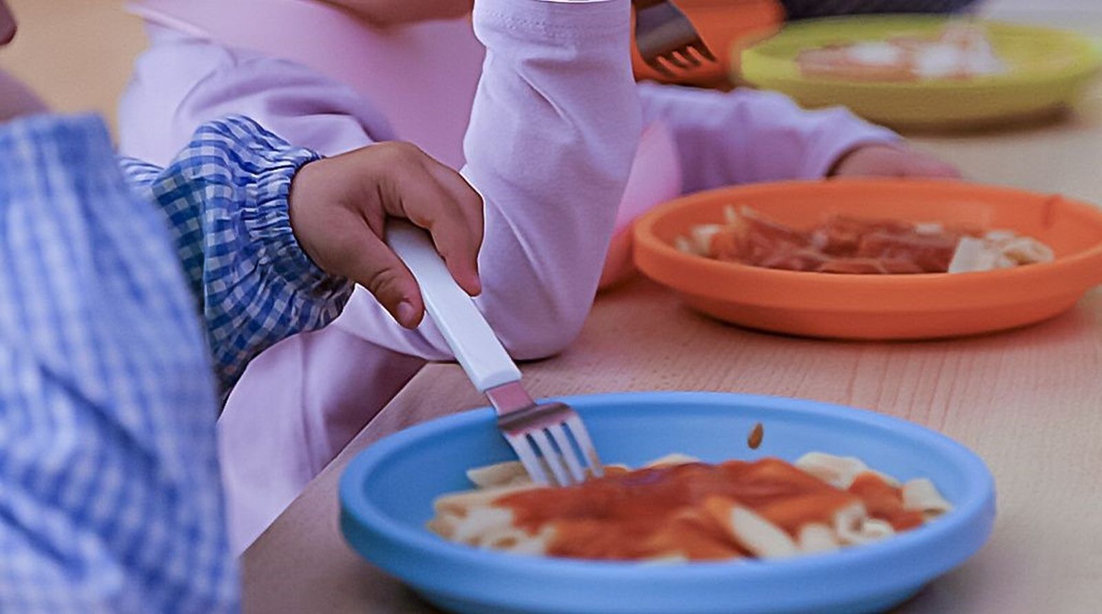 Menores usuarios de un comedor escolar.