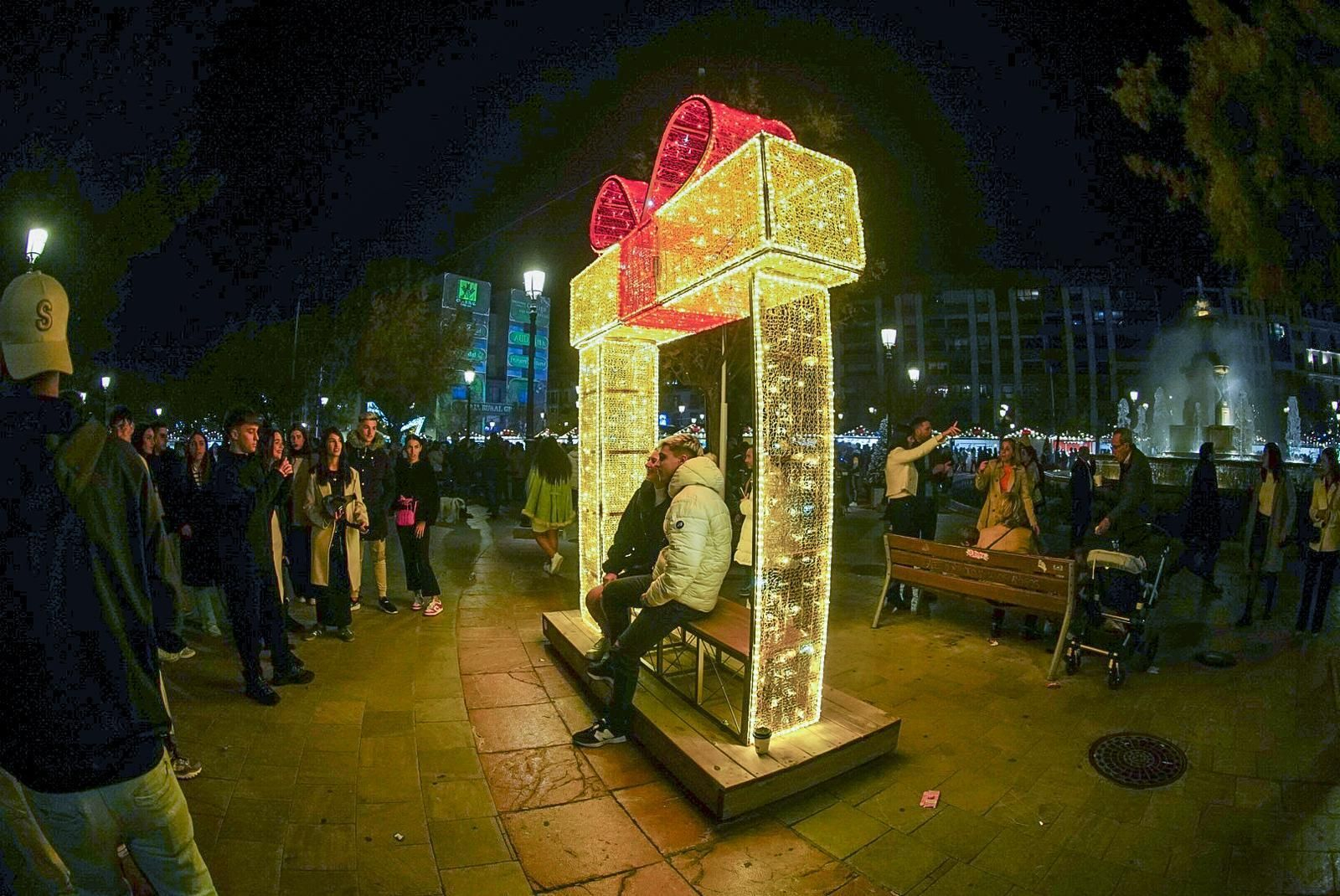 Fotos: así son las nuevas luces de Navidad de Granada