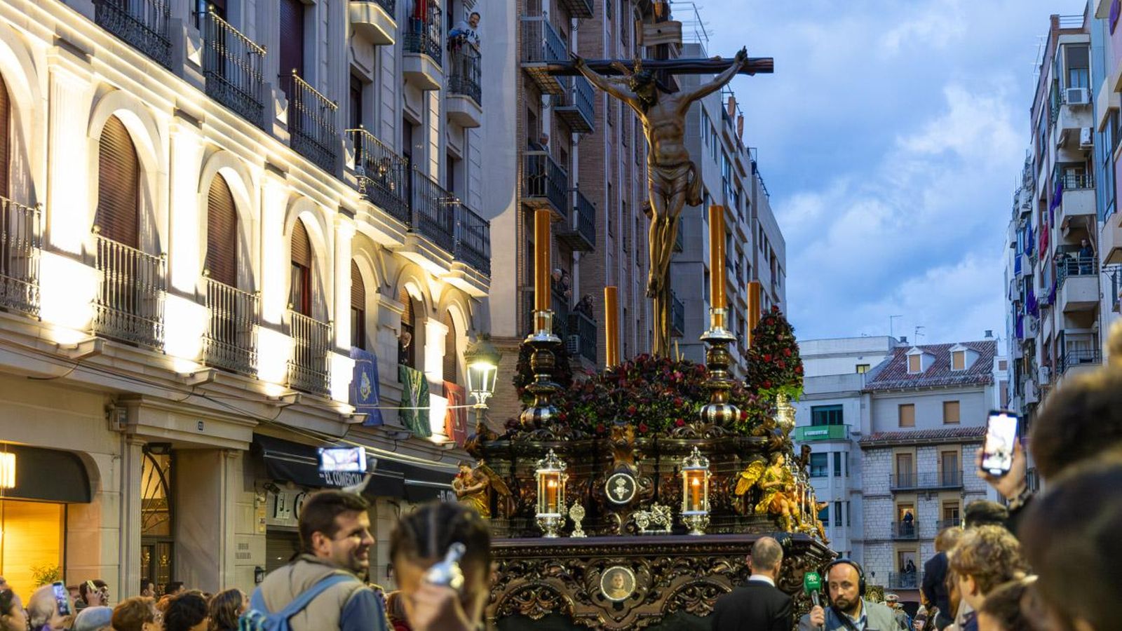 Los jiennenses se recrean con la cofradía de los Estudiantes un nuevo Lunes Santo