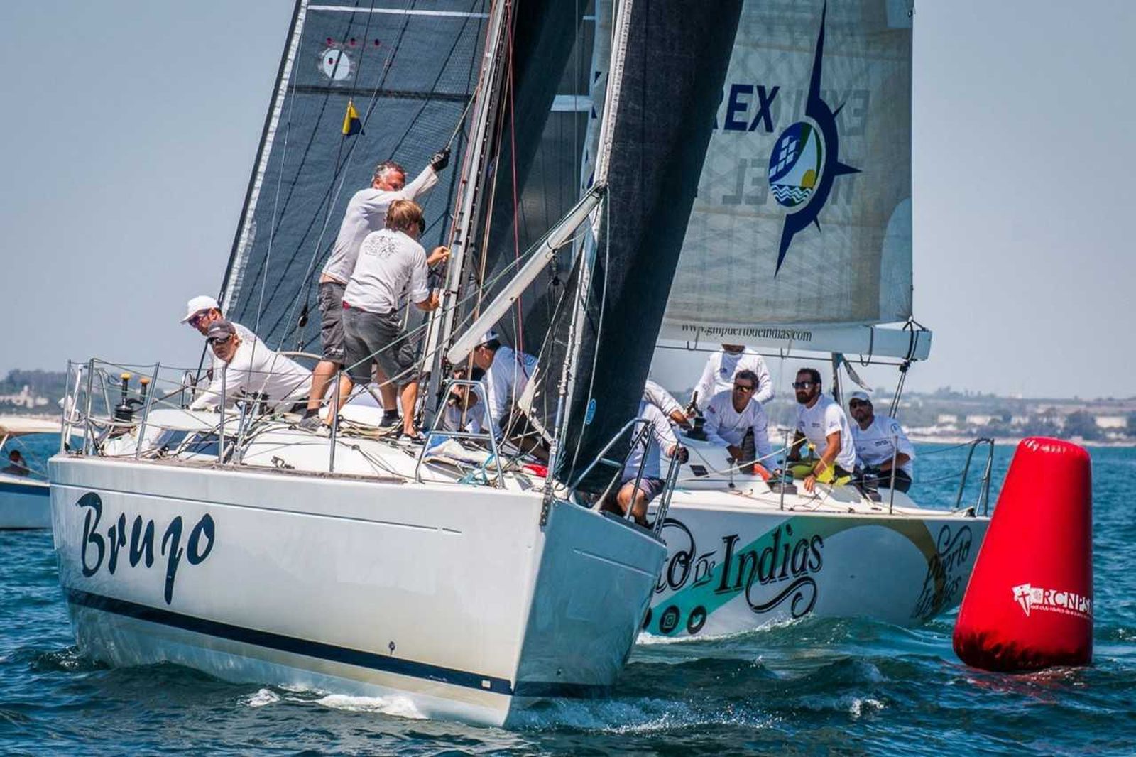 Pugna del ‘Brujo’ y ‘Enriaero Puerto de Indias’ durante una de las dos mangas celebradas este sábado.